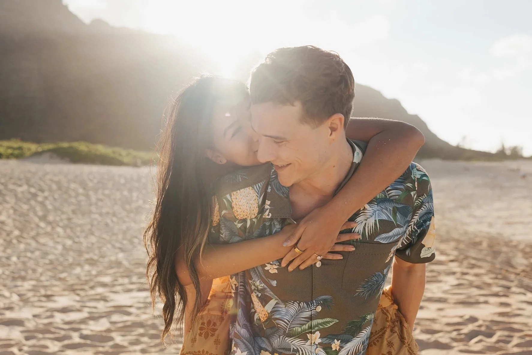 Hawaii-Engagement-session-photographer-northshore_CO5_6150_CarolOliva_WEB.jpg