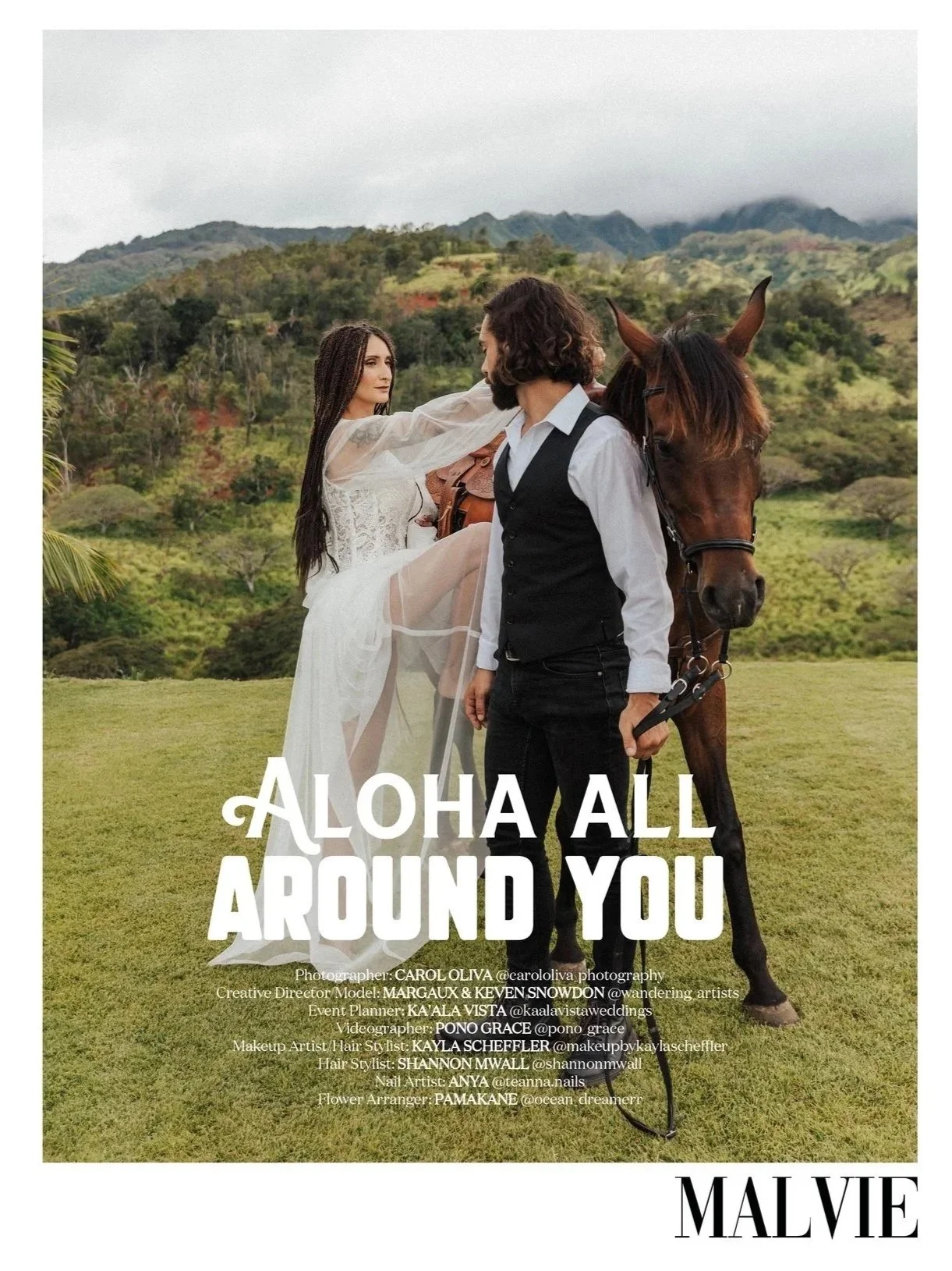 wedding couple with a horse at the kaala vista on the north shore of Oahu