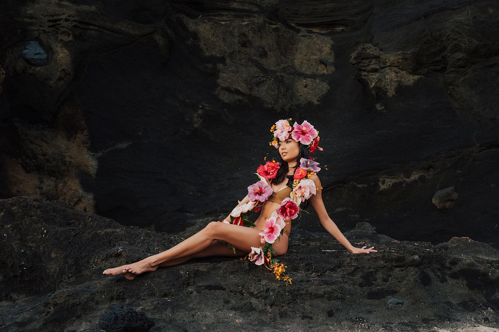     Tropical goddess-inspired portrait photography captured on the shores of Oahu