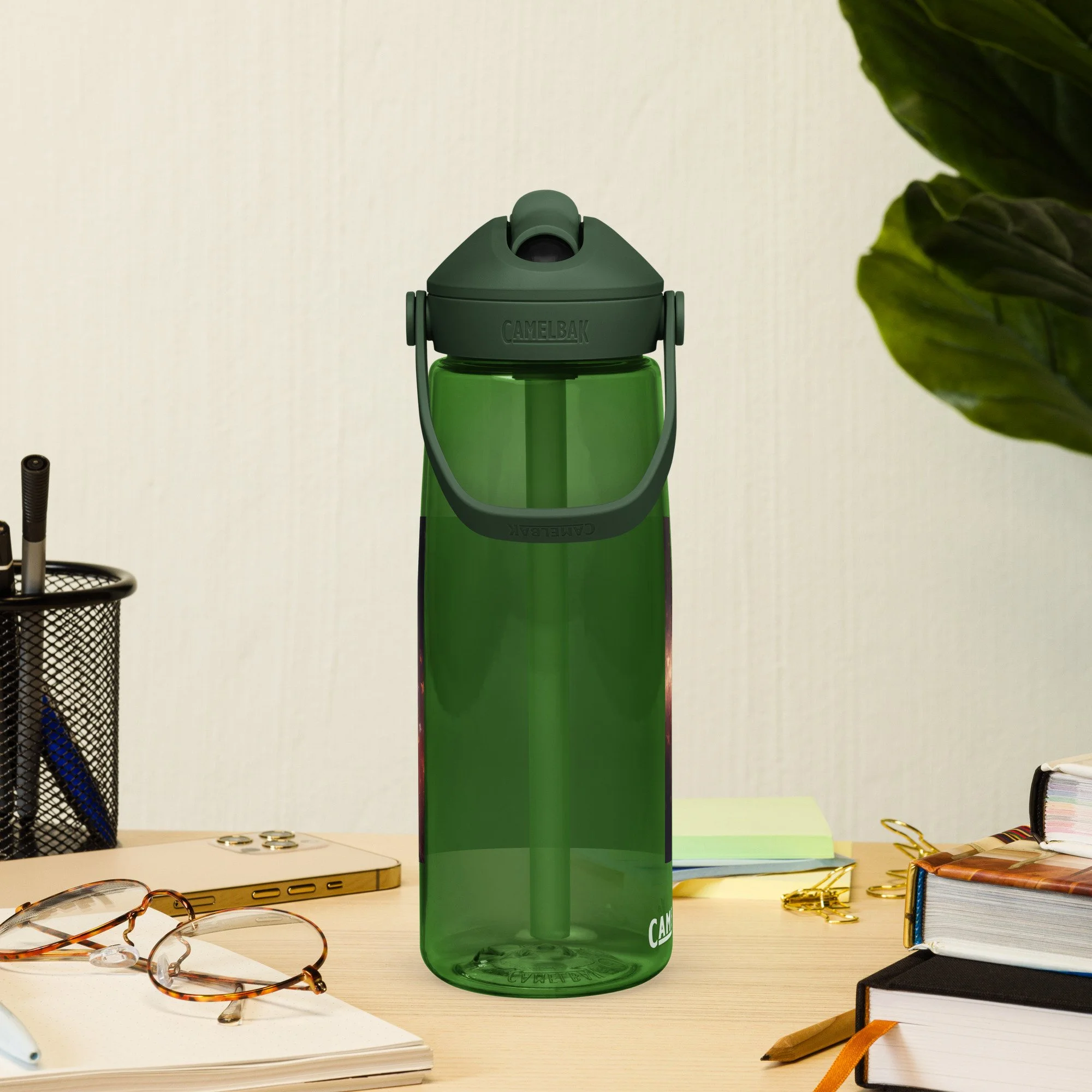 flip-straw-water-bottle-forest-green-right-69667e4363795.jpg