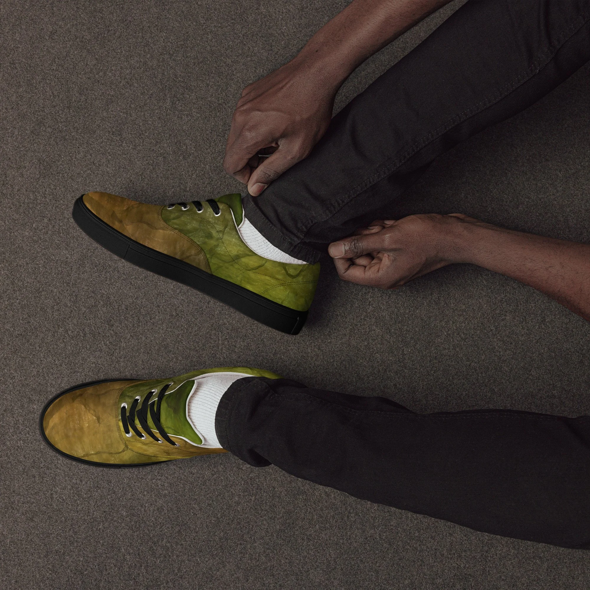 Men’s Lace-Up Canvas Shoes