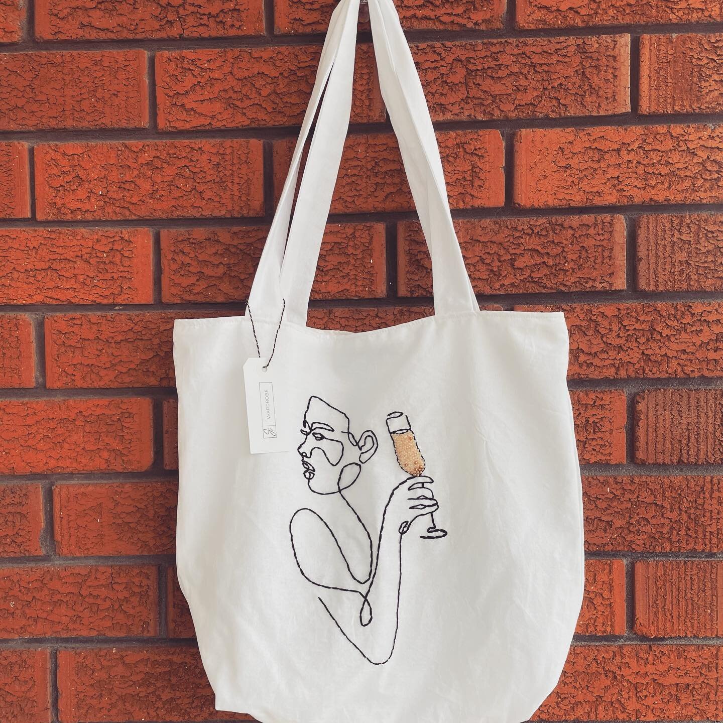 &ldquo;Too much of anything is bad, but too much Champagne is just right.&rdquo; 
- Mark Twain 
(LINK IN BIO)
.
.
.
.
.
#totebag #totebags #tote #totebagstyle #painted #bead #beads #beadwork #beadembroidery #handmade #handpainted #handembroidery #sma