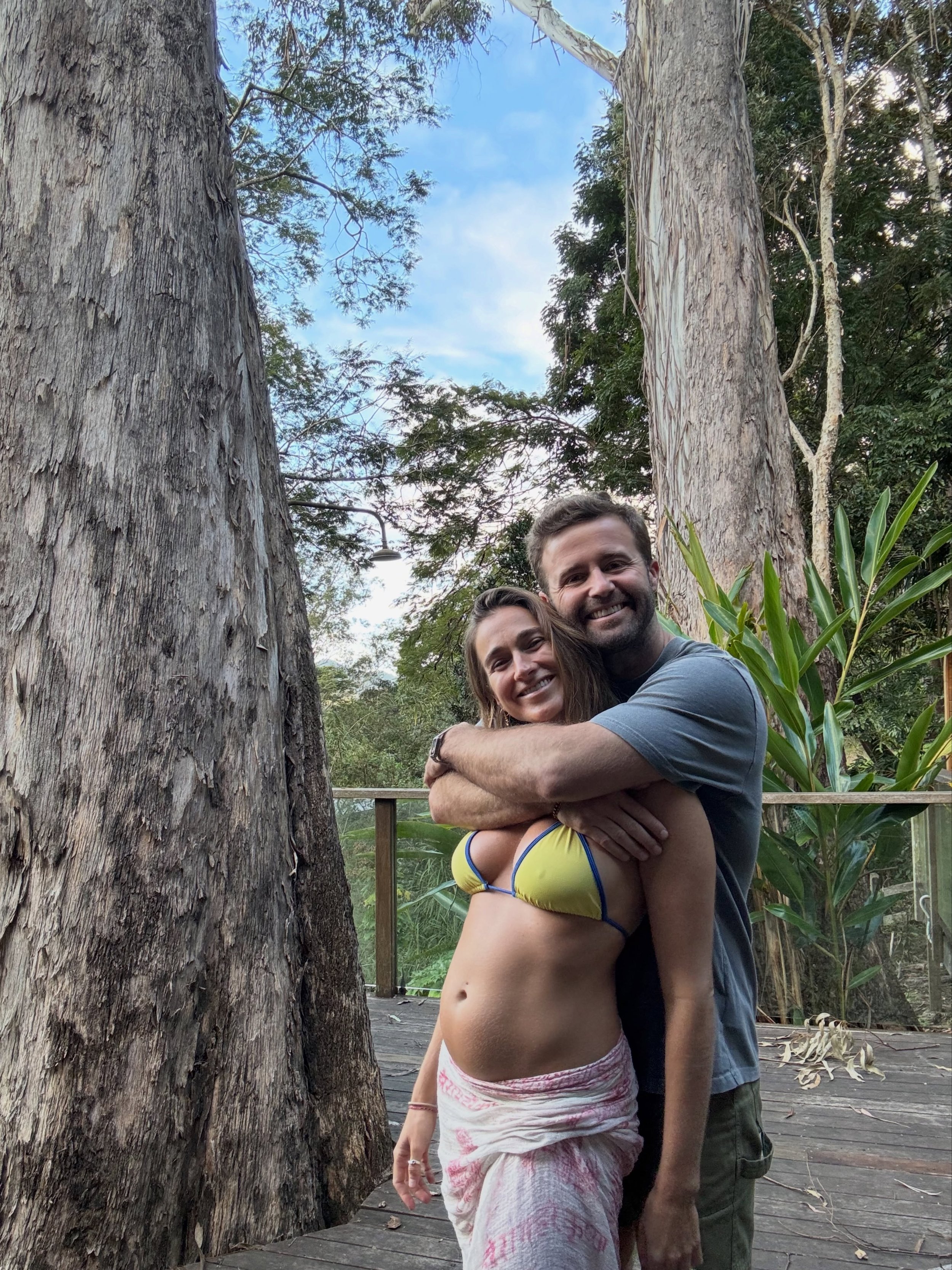 Making miracles 💫😍. Little angel arriving earth side in February 👶🏼