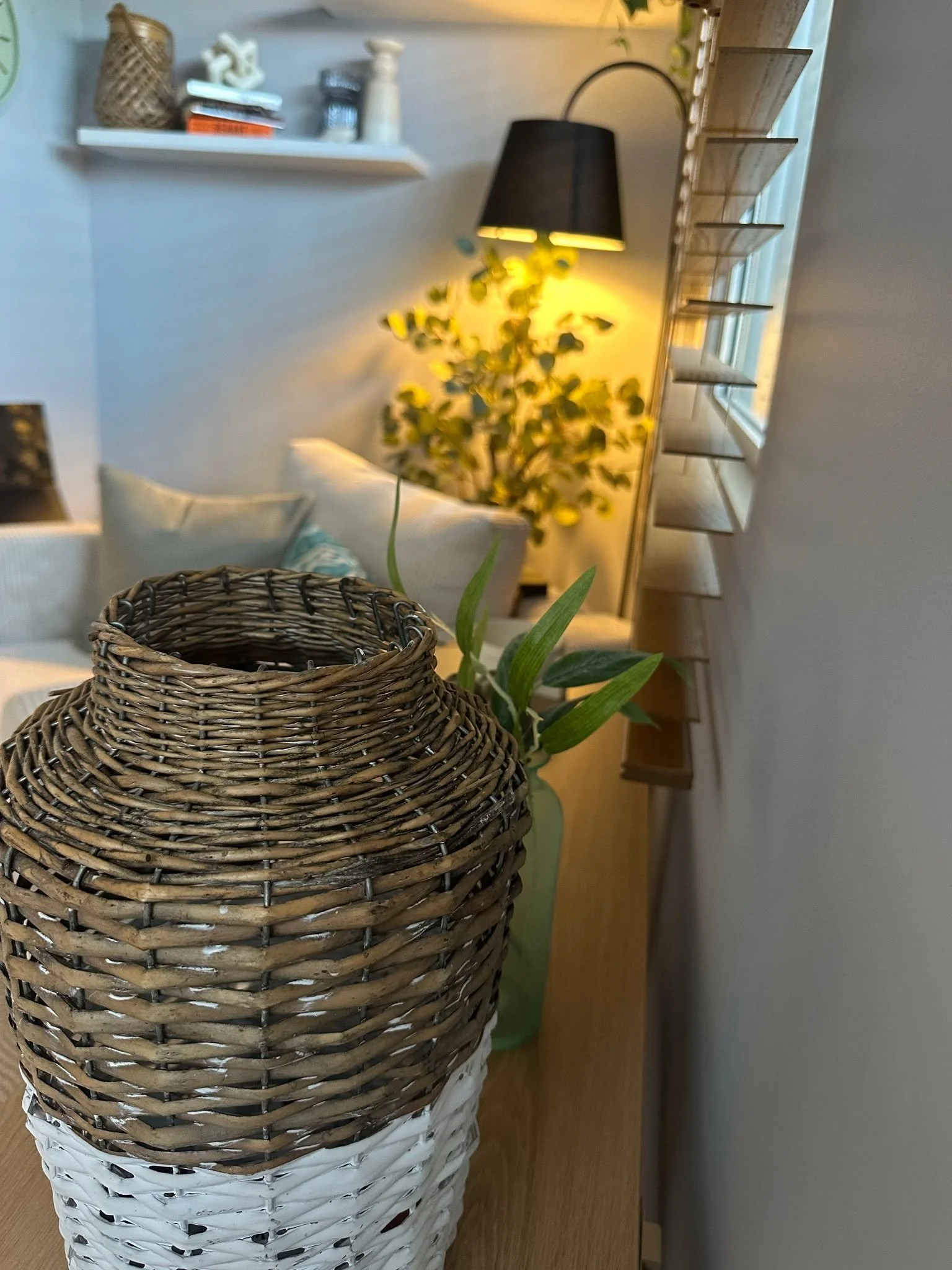 If you&rsquo;ve ever felt like you should be coping fine but your mind is stuck in loops you can&rsquo;t break&hellip; Matt is the person you want in your corner.

Here&rsquo;s what he helps with:

&bull; stress + overwhelm
&bull; emotional shutdown
