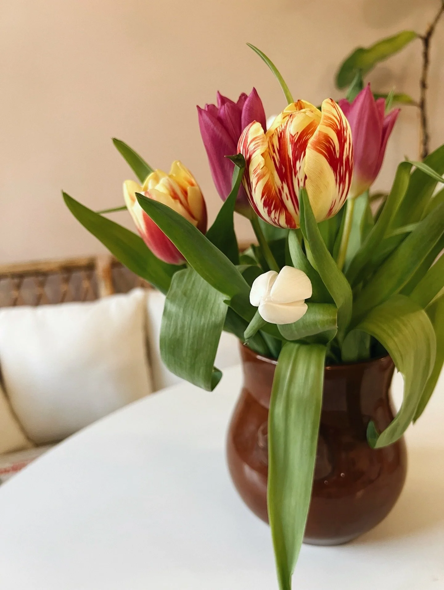 Viikonloppuna juhlittiin Pienen Niemisen 3-vuotissyntym&auml;p&auml;ivi&auml; 🥳 H&auml;nen toiveherkkunsa oli mokkapalat ja koristeiden aiheena mansikat.

Mansikoiden kohdalla k&auml;vi hyv&auml; tuuri. Menin nimitt&auml;in alle viikkoa ennen juhlia