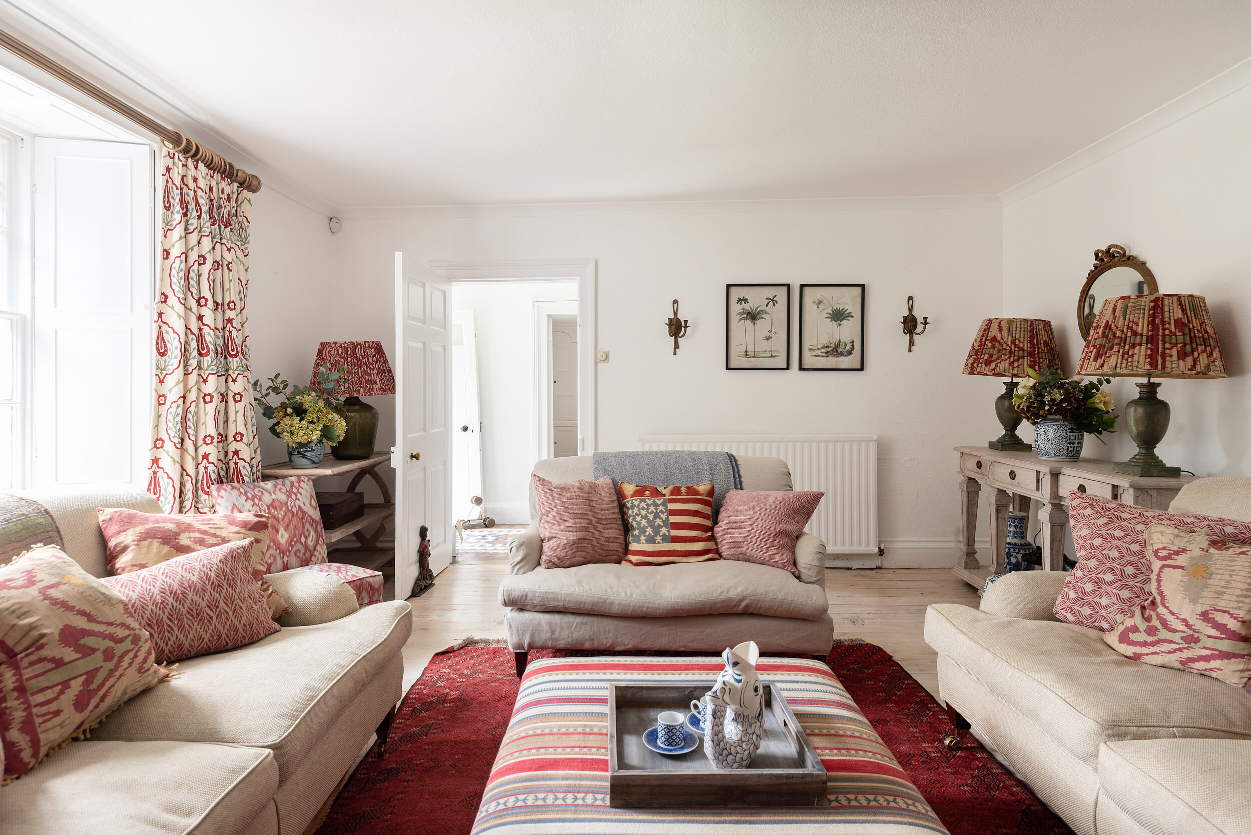 Sitting room 2.jpg