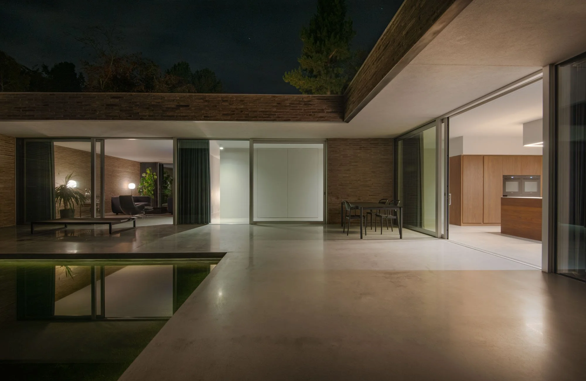 daniel bär architect | kings cairn | archerfield | courtyard night