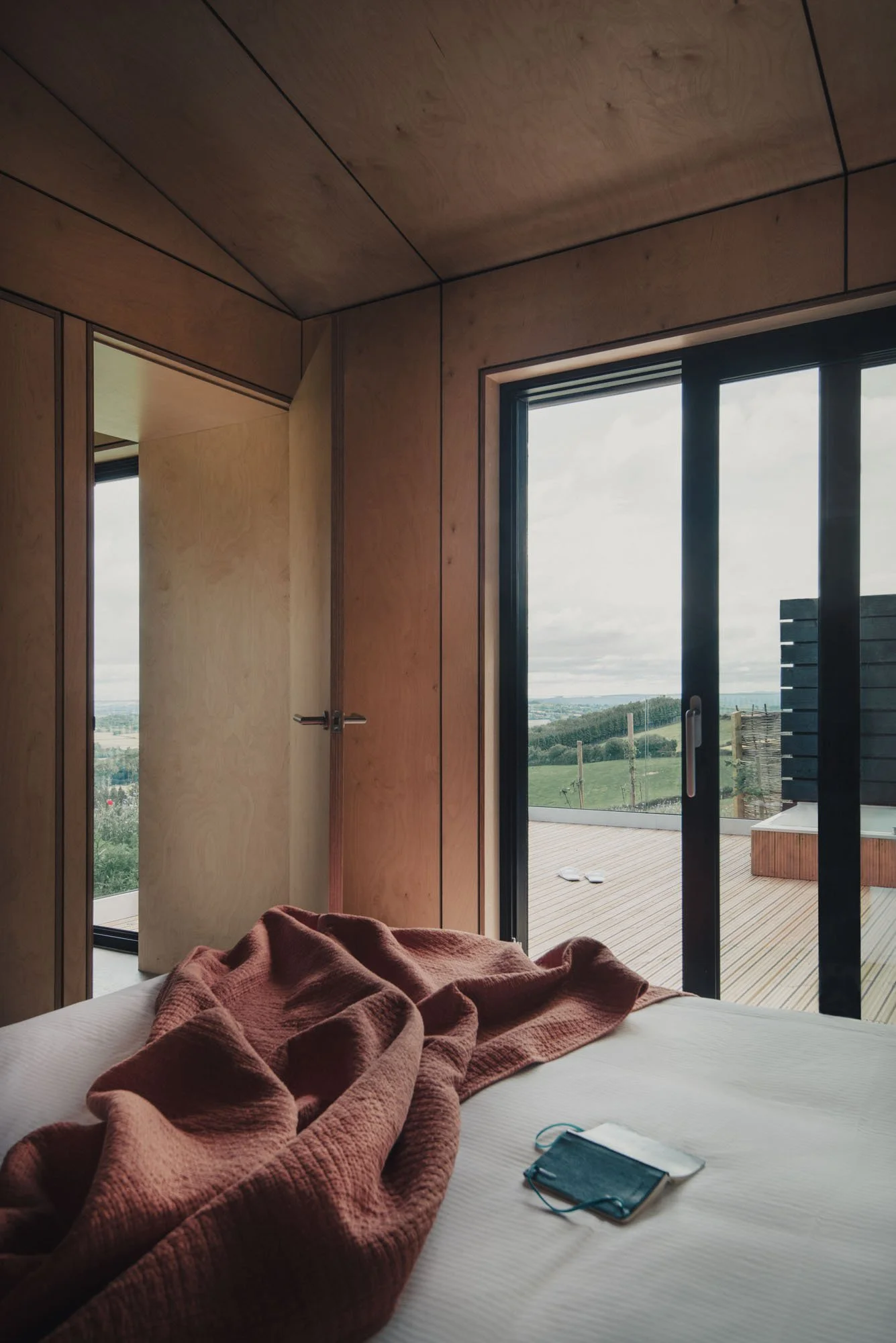 daniel bär architect | scenic herefordshire | orcop hill | bedroom