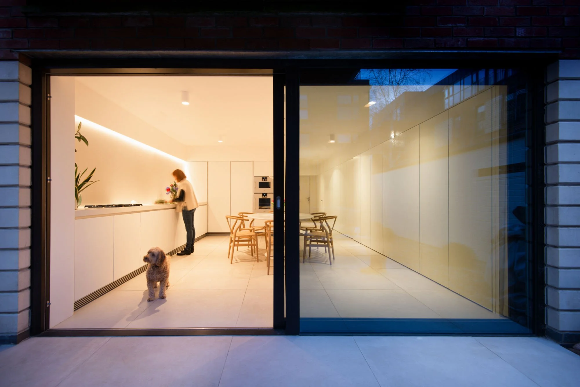 daniel bär architect | fettes rise | edinburgh | kitchen view from the backyard