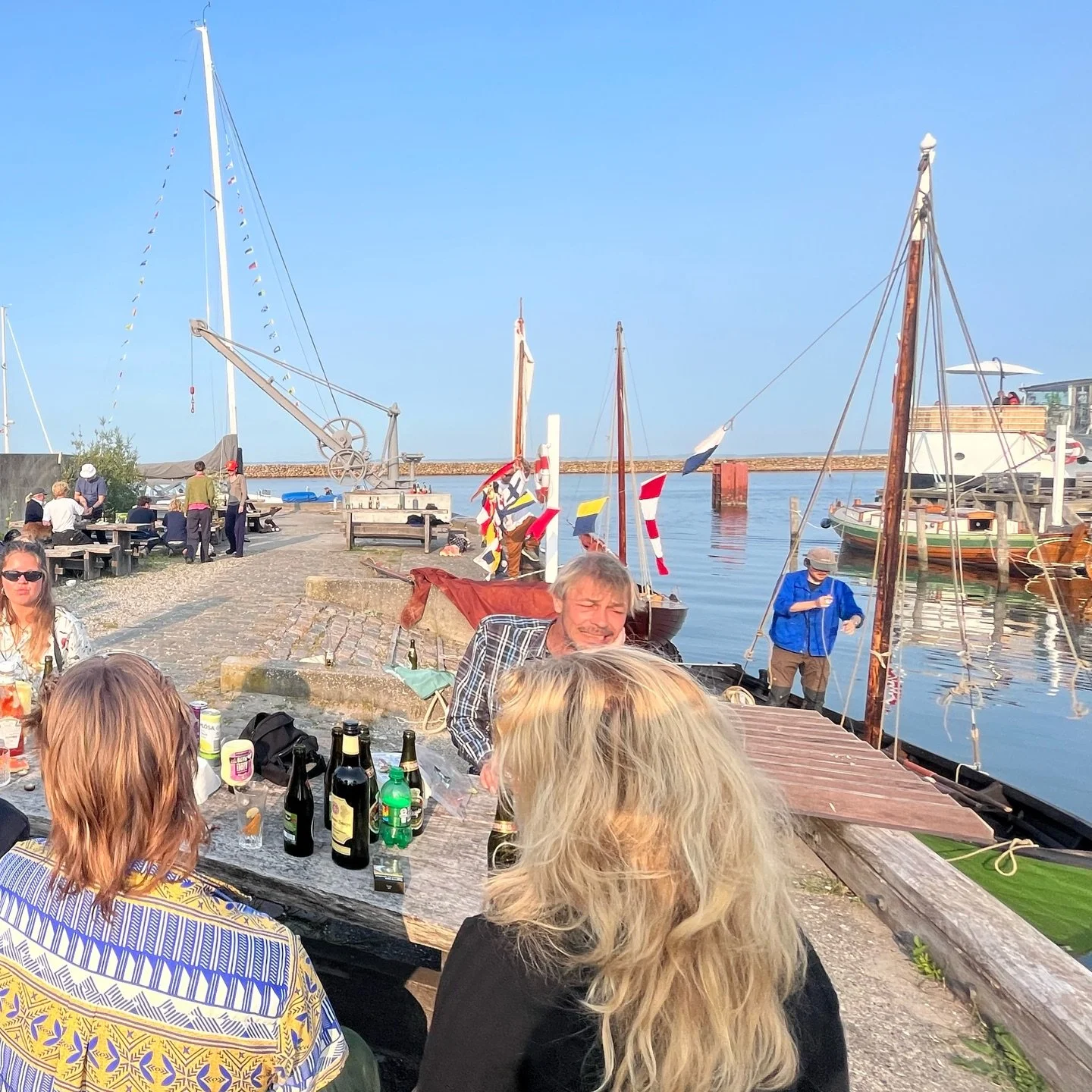 MARSTAL JOLLEREGETTA 
Magnus og Jonathan tager atter teten til at afholde jolleregetta p&aring; Eriksens plads den 30 maj. 

S&aring; hvis du har en jolle der skal luftes, eller du selv tr&aelig;nger til lidt frisk havluft, s&aring; tilmeld dig til p