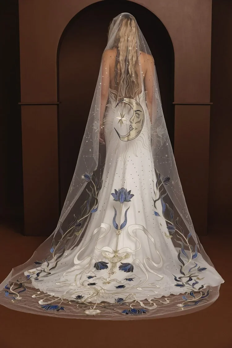 TO THE MOON VEIL