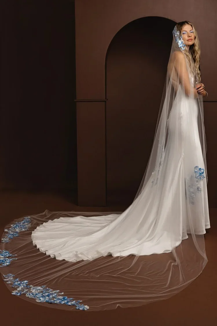 BLUE ROSE VEIL