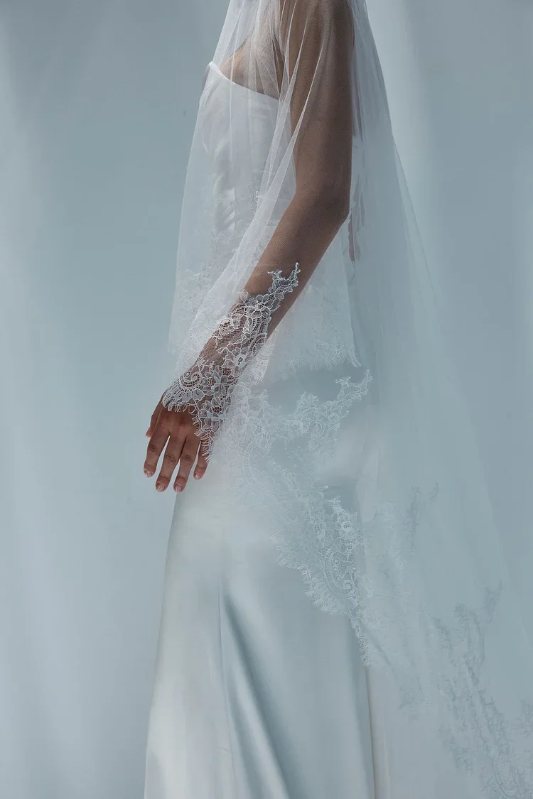 GRACE VEIL