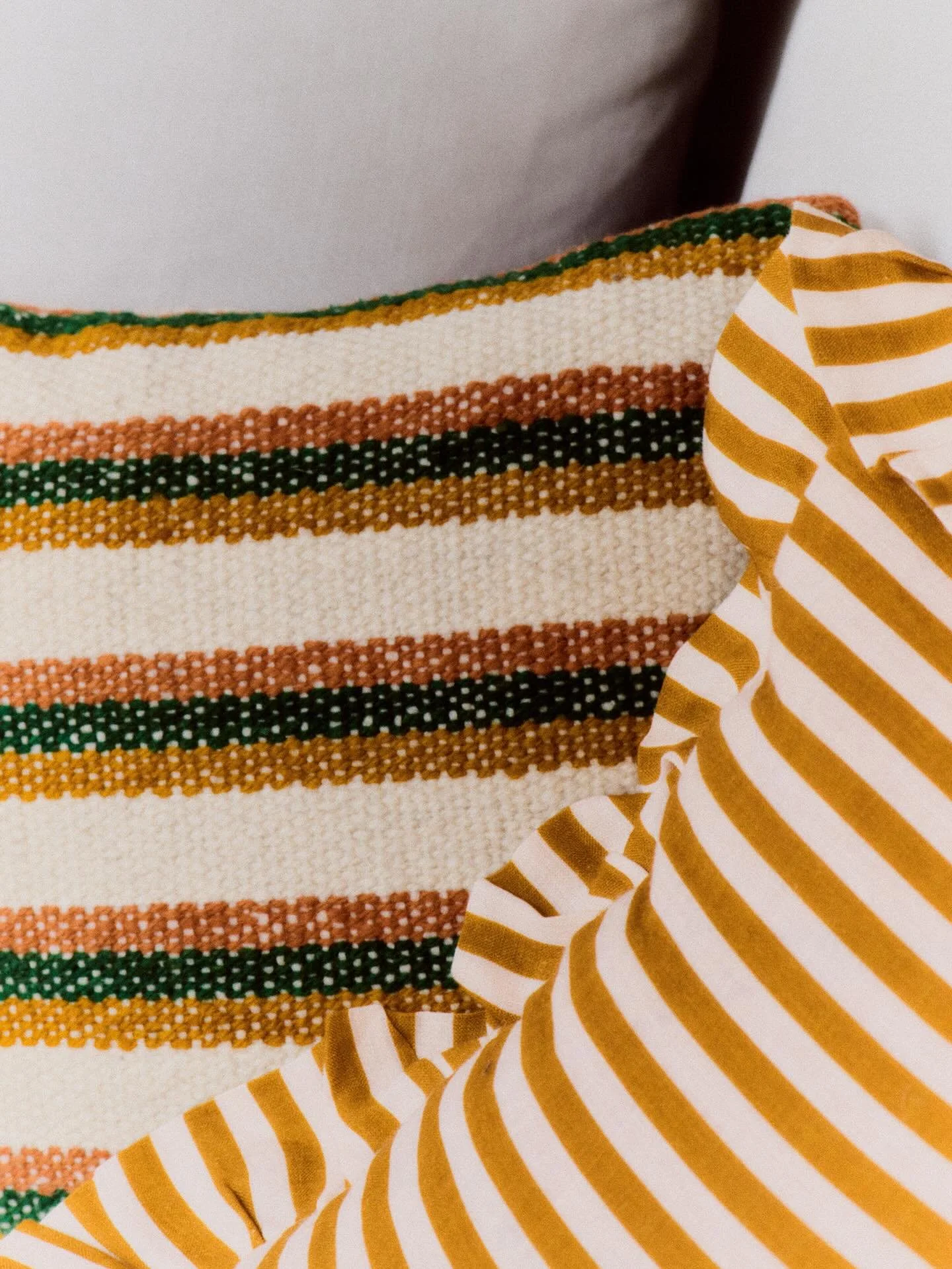 Thank you, @glassette for the gorgeous snaps! ✨
Our Andino Cushion #01 looks beautifully festive - its colours give it that perfect Christmas look 🎄
.
.
.
.
@glassette @andesdesign