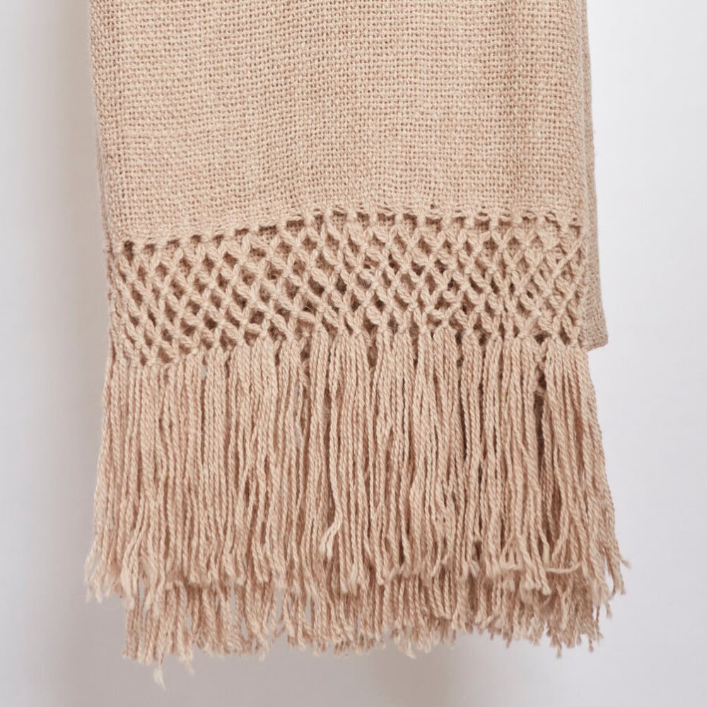 Our llama throws 🤍

Made from 100% pure llama fibre and as soft as it can be. A classic piece for any season and any space - drape it over your sofa, layer it on your bed, or wrap up and relax.

Simple &amp; timeless.