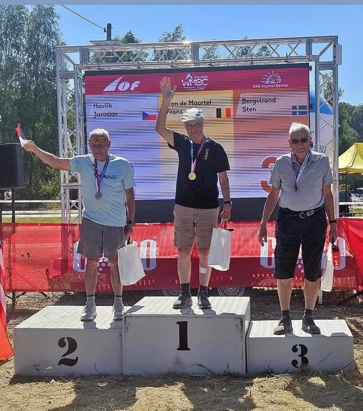 Goud en zilver voor Frans Van de Moortel op de World Masters Orienteering Championships in Polen. 
