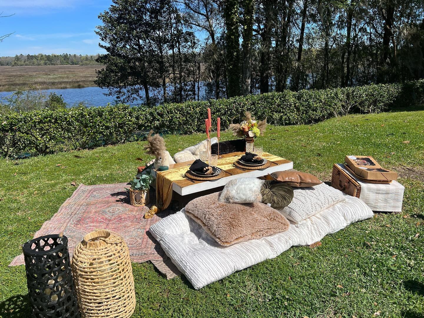 You can&rsquo;t picnic at @middletonplacefoundation #plantation but you can picnic at the Middleton Place Inn if you are staying as a guest. We can even coordinate a meal with the restaurant! A truly unique southern experience.