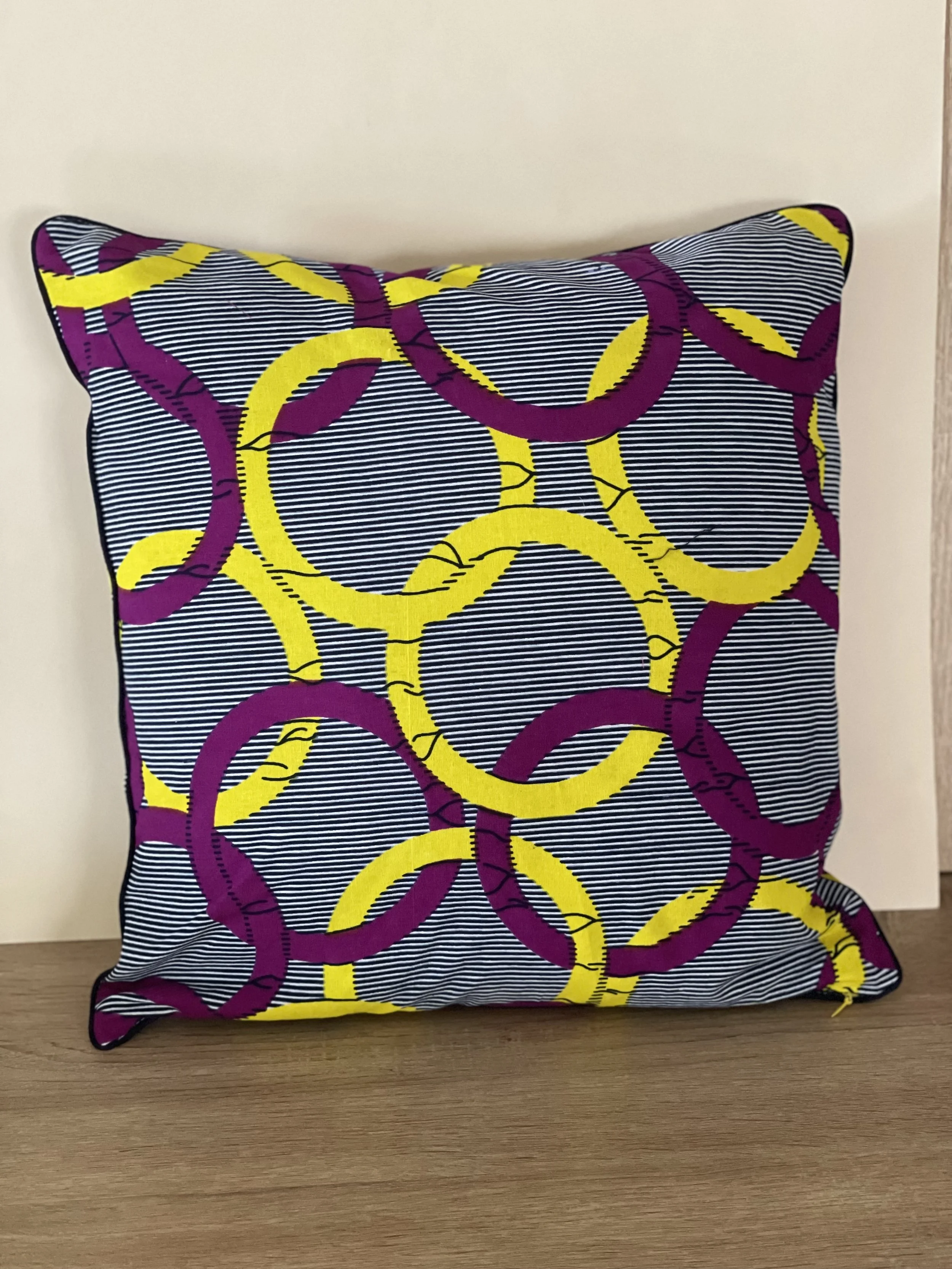 Anneaux, jaune et violet - Exemple avec mon  coussin