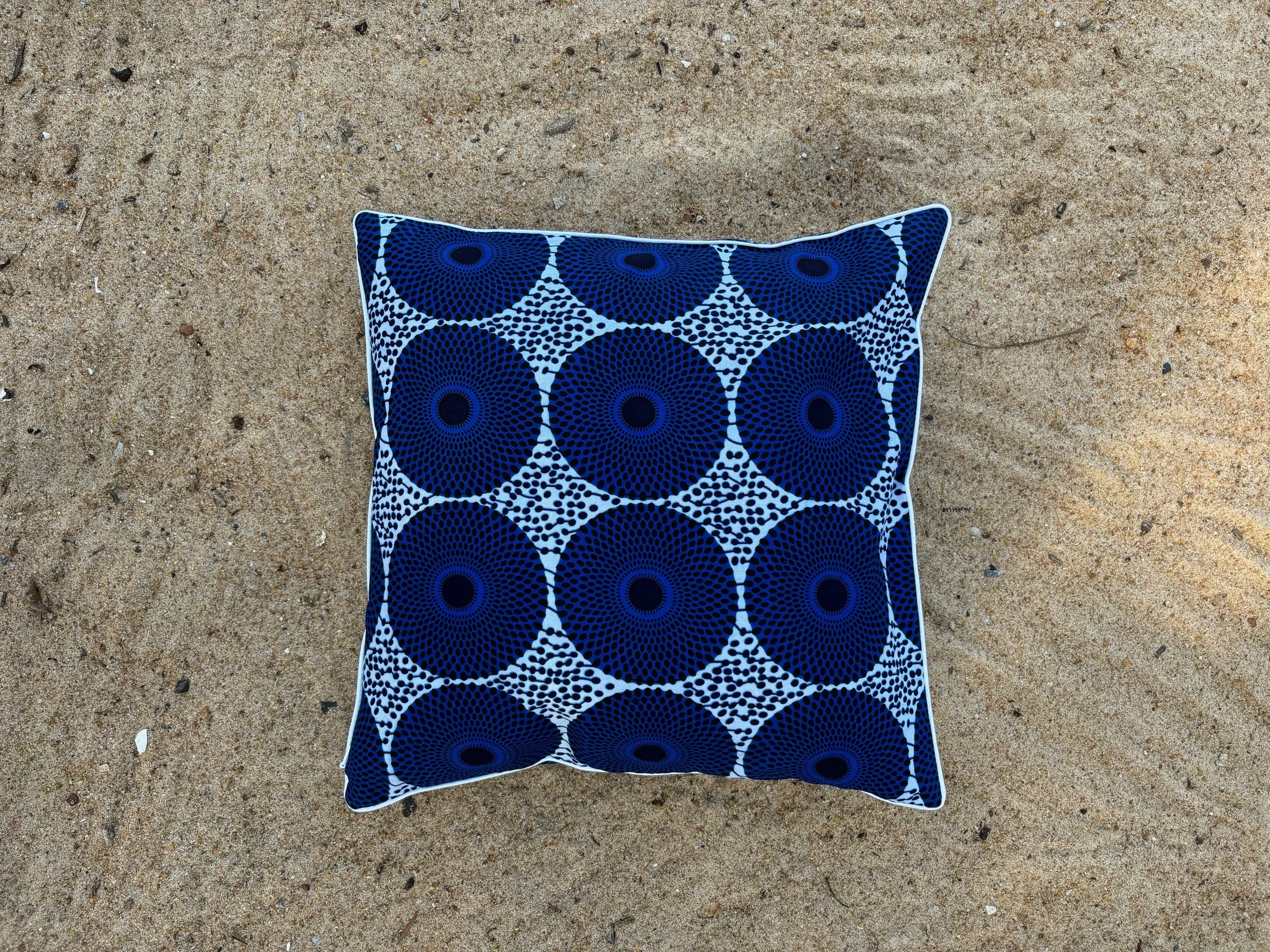 Petits disques, bleu et blanc - Exemple avec mon coussin
