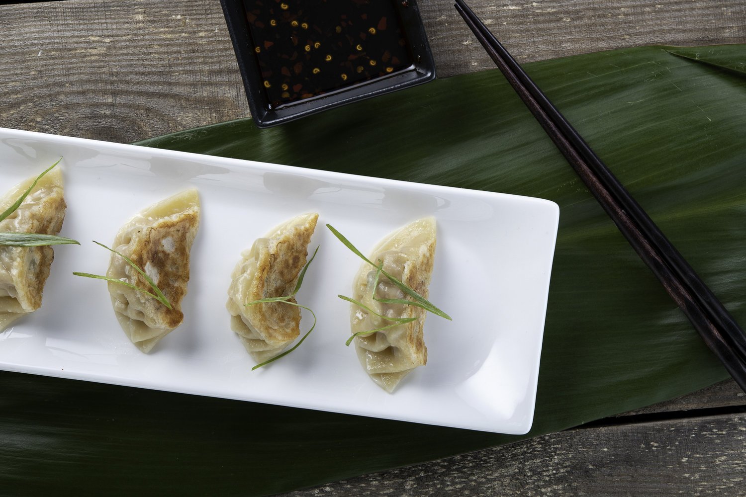 MAMA’S HAND WRAPPED “JIAOZI” POT STICKERS