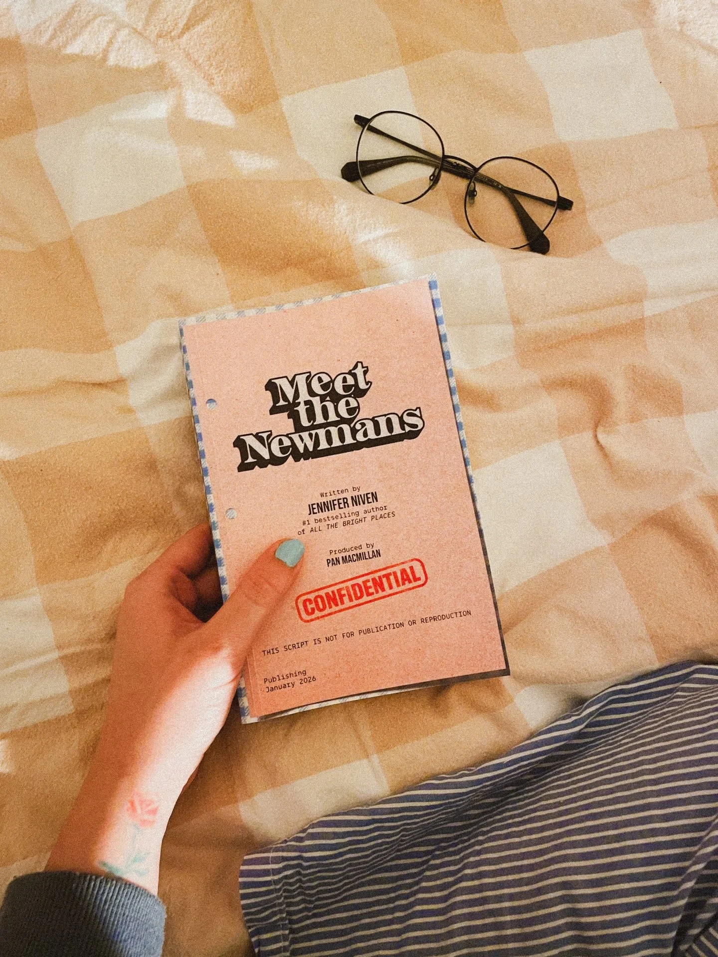 Meet the Newmans - Book Review 📺

My first book review of 2026 is almost a full circle moment - one of my first reviews on here and my blog was for All the Bright Places, the first Niven book I read as a teenager and absolutely adored. Meet the Newm