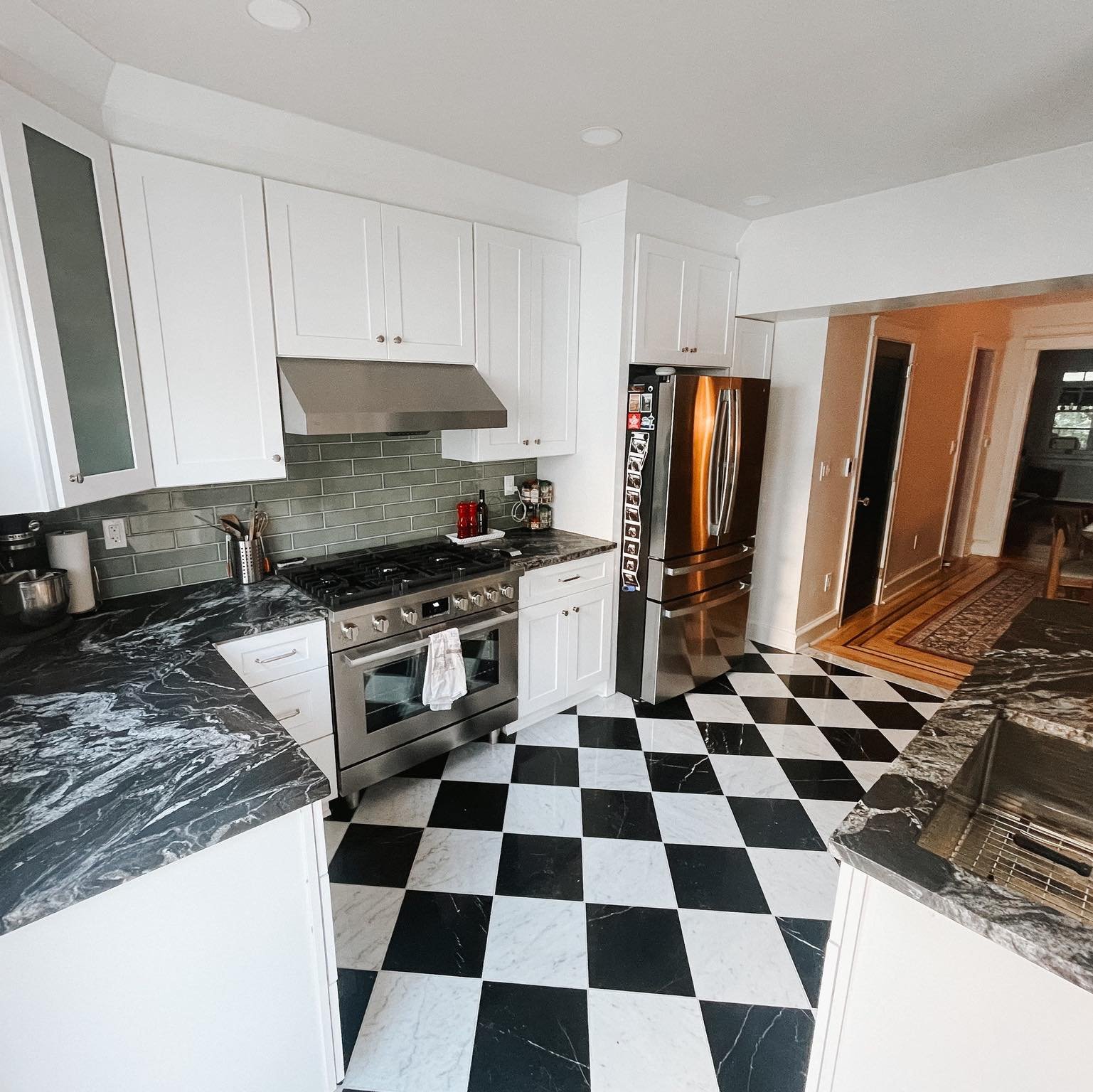 Check out the incredible transformation! 🏡 This couple revamped their outdated second-floor kitchen and dining room into a functional, stylish space for their family. The project involved a complete demolition and rebuilding of the entire floor leve