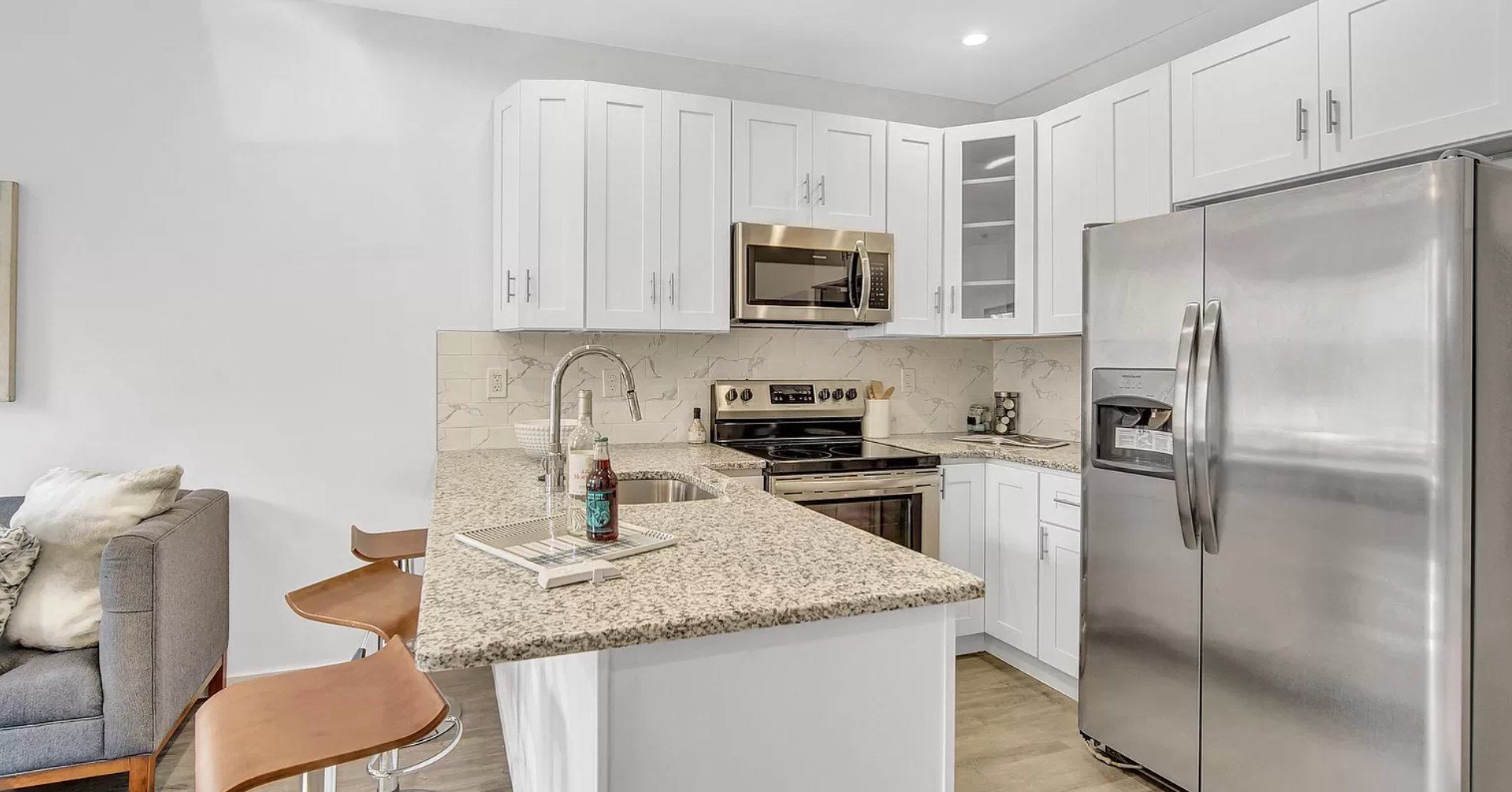✨ Bringing style and function together—these kitchens are just a few of our recent favorite projects! ✨
🏷️
#RenovationRevelation #ModernMakeover #renovation #remodel #remodeling #construction #contractor #building #modern #inspiration #home