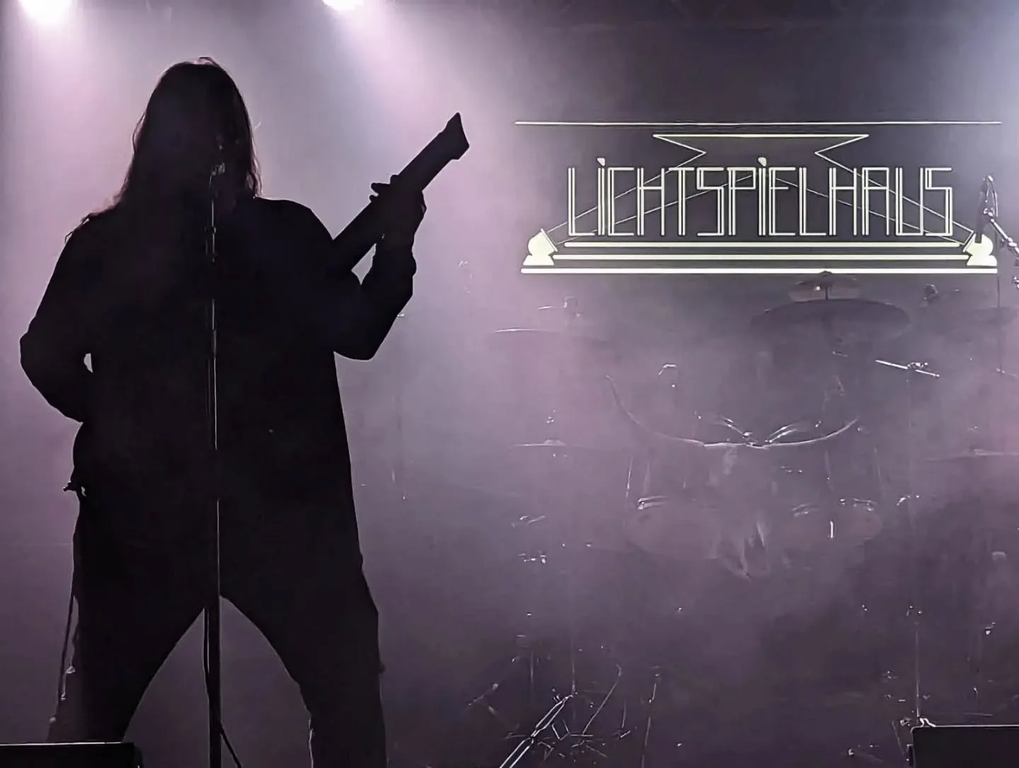 Another live impression
#lichtspielhaus #metal #music #progressive #deathmetal #band #wiederregenfaellt #musician #artist #album #merch #merchandise #bandcamp #live #onstage #concert #drums #guitar #bass