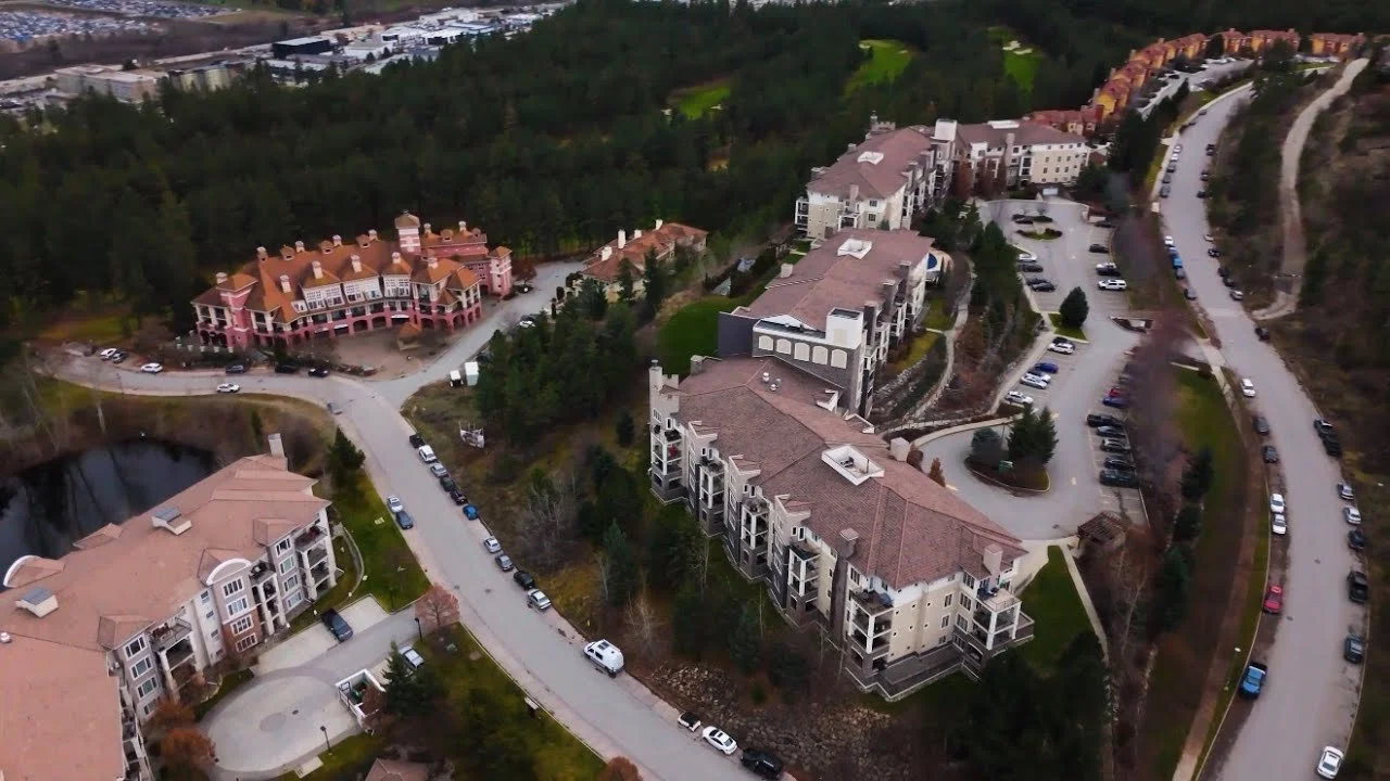 1405-1875 Country Club Drive