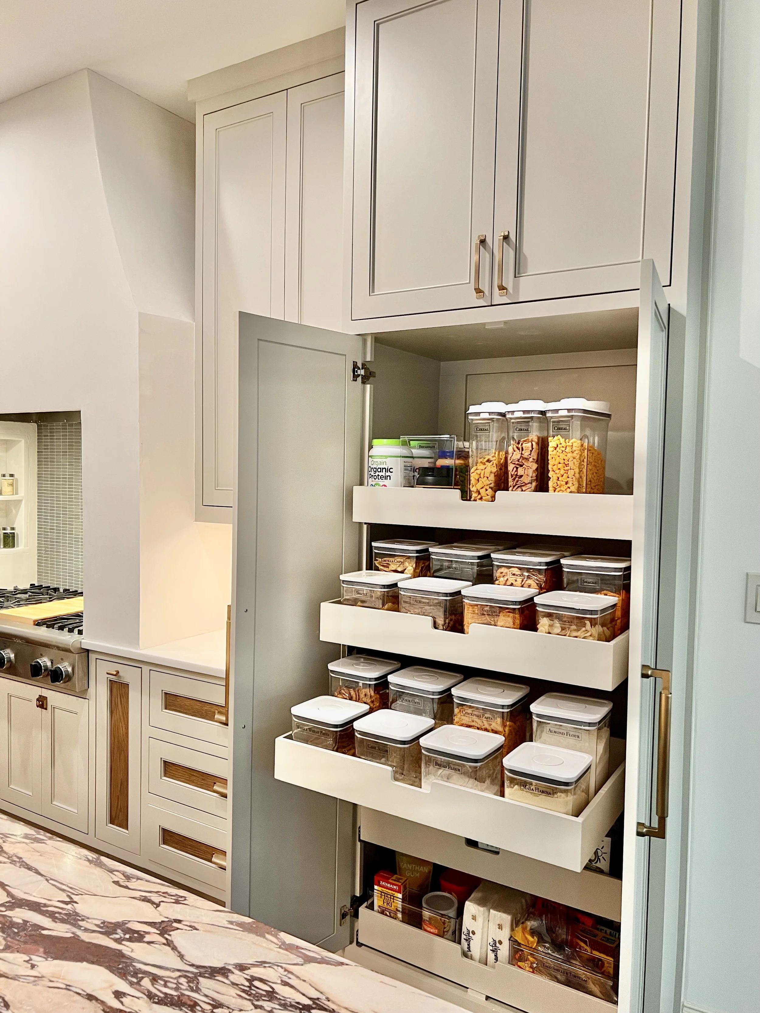PANTRY ORGANIZATION