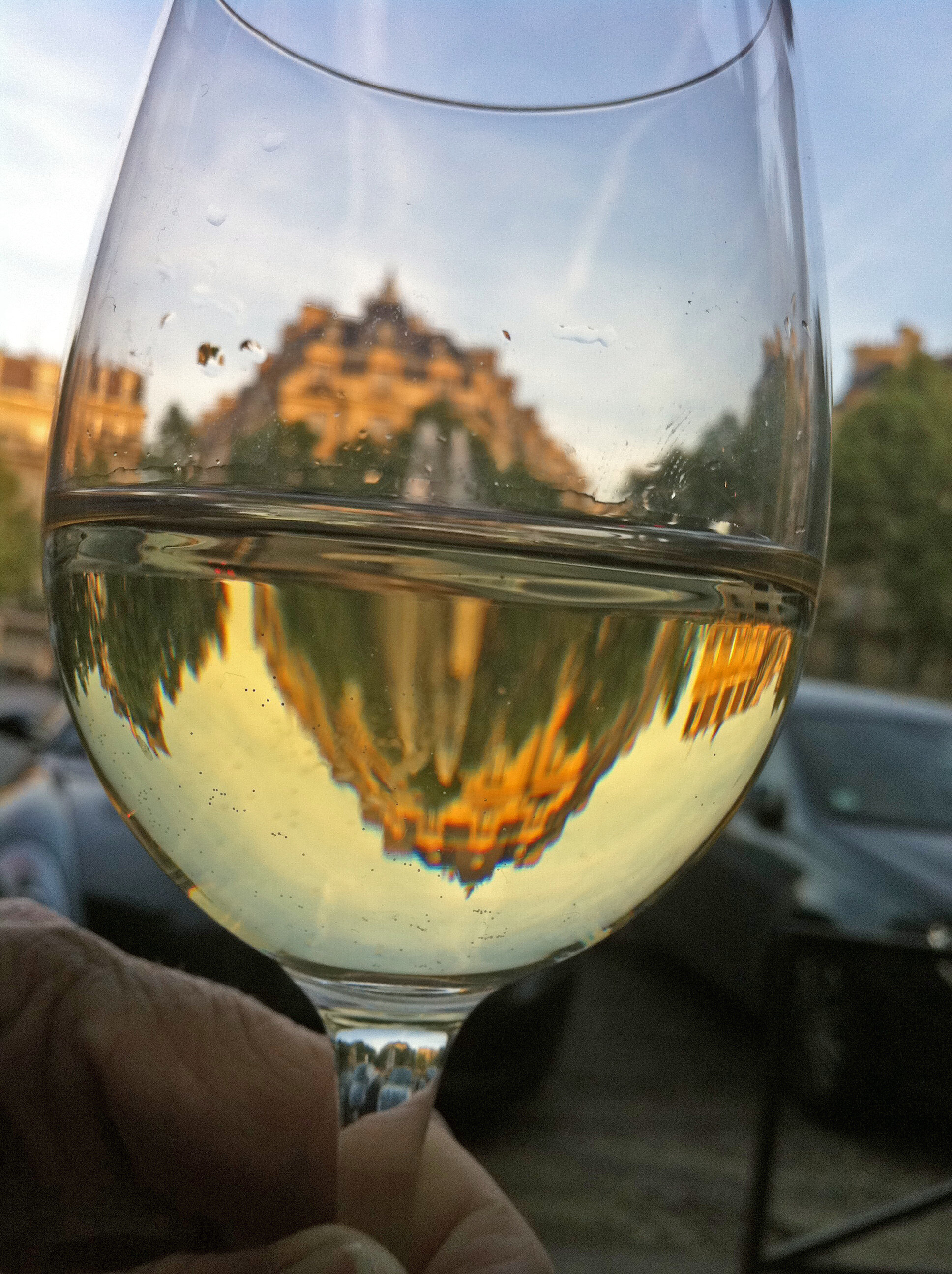 victoria wine glass.jpg (2).jpg