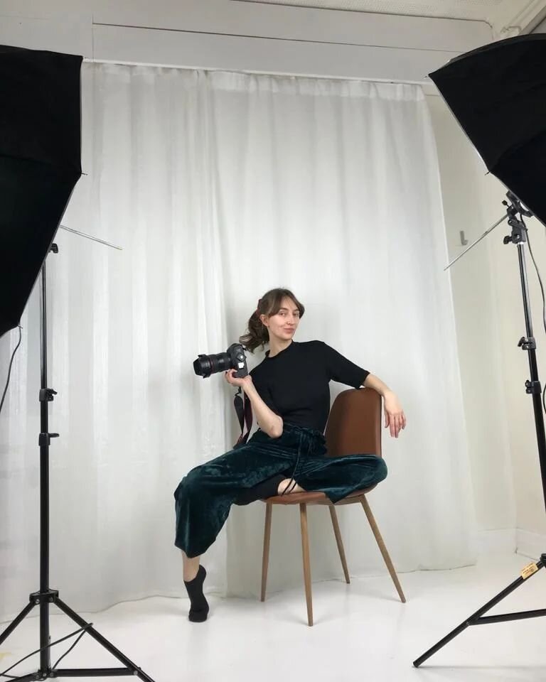 Hello lovelies ❤ I&rsquo;m Sofia, your photographer. 

I&rsquo;m specialized in shooting for brands and entrepreneurs. 

My work values are built around responsibility and sustainability, which means to me things such as

&bull; Communicating openly 