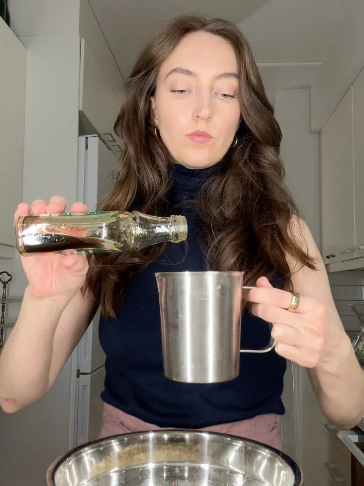 I checked the forecast and it says bake something good and wear your favourite sweater! 💋