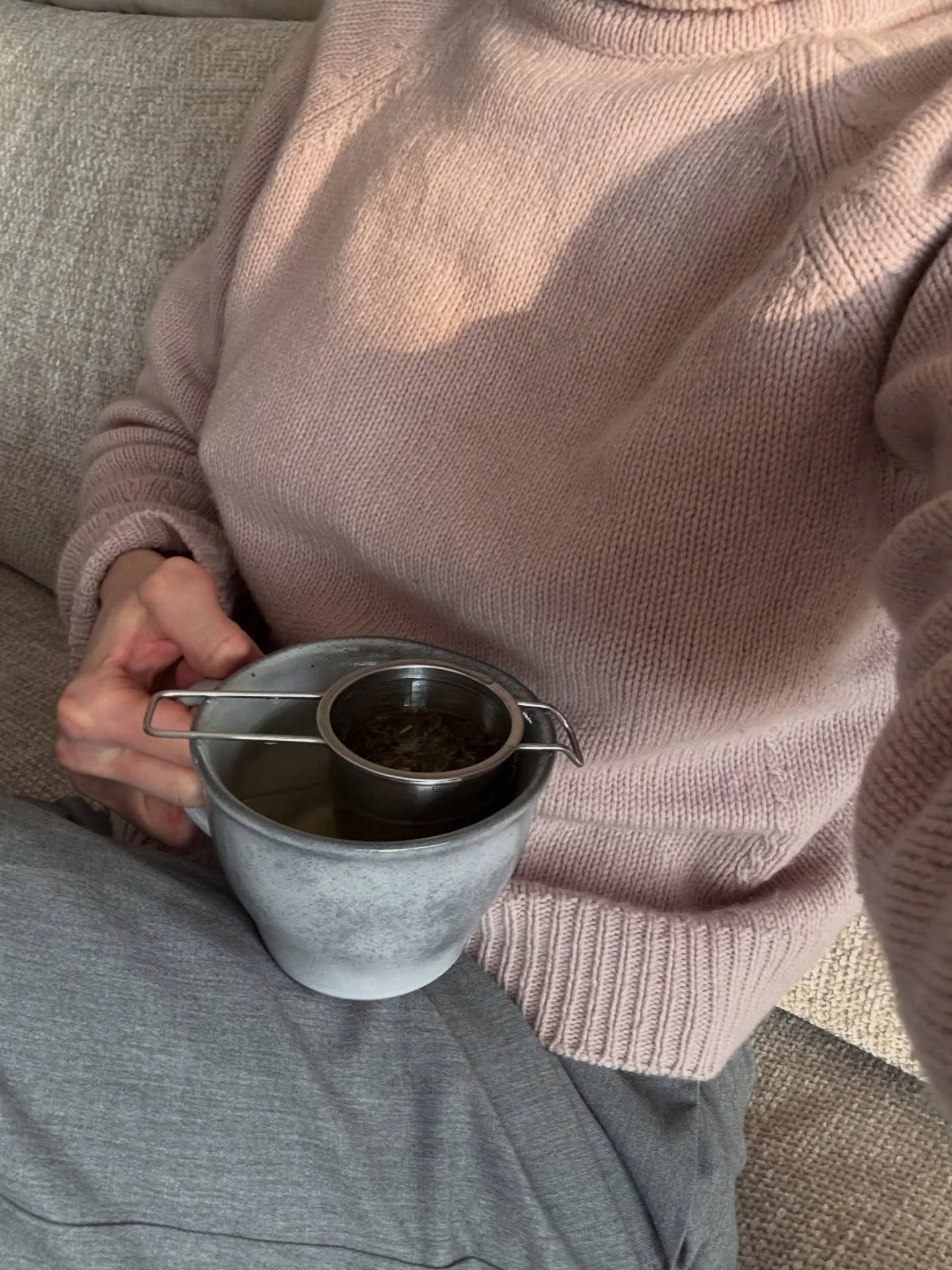 So is this it? The part where we say goodbye to winter?

I was taking my daily walk outside today. The ground is covered in ice, rain is falling, and everything is wrapped in grey slush. I thought that this quite resembles the quality of the mind aft