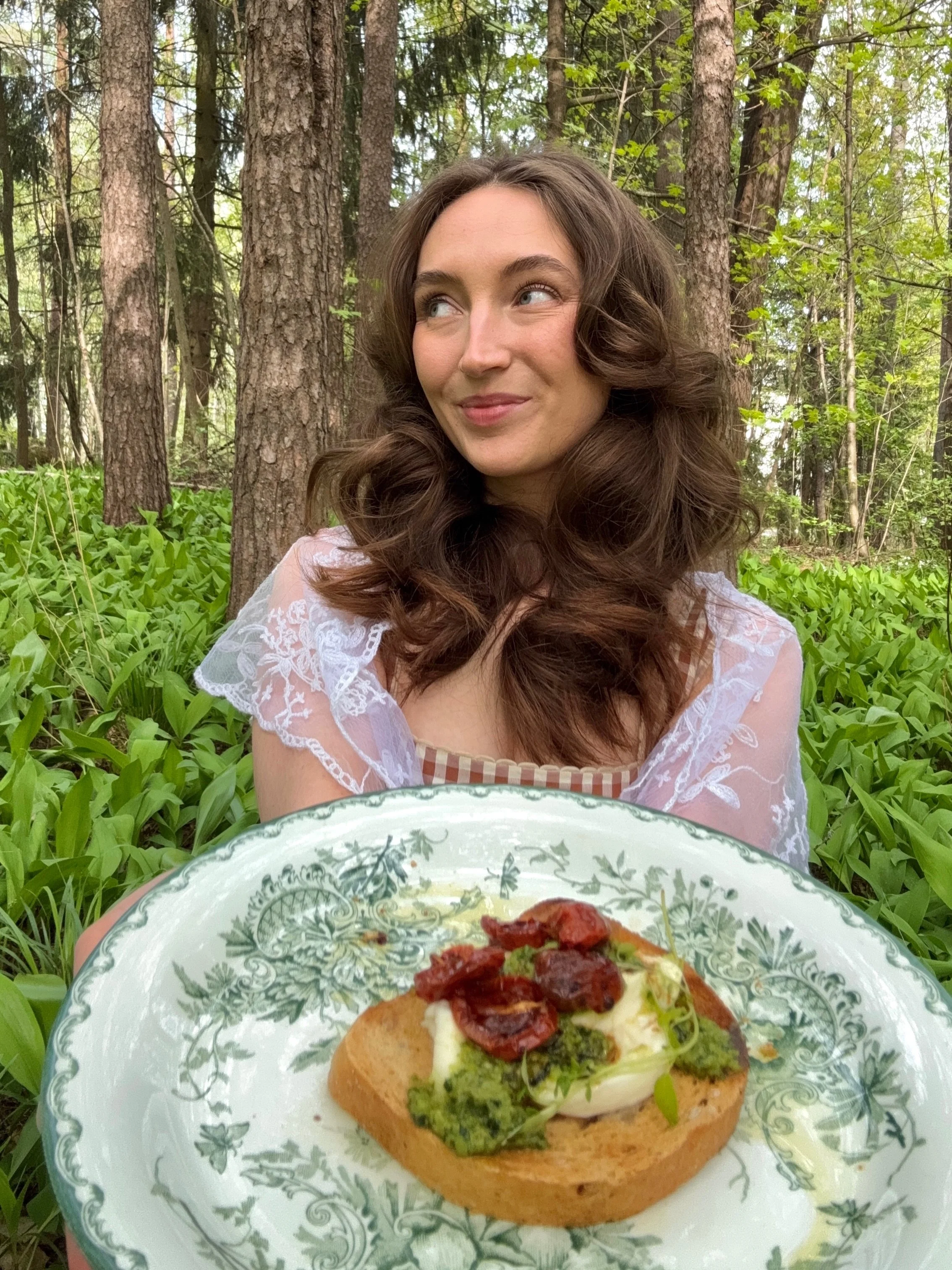 Over the past few years I&rsquo;ve learned what I actually want from certain times of the year. Visit certain places, take specific walking routes, sit at that one terrace, cook that one thing. Small rituals, very spesific things that feel like me.

