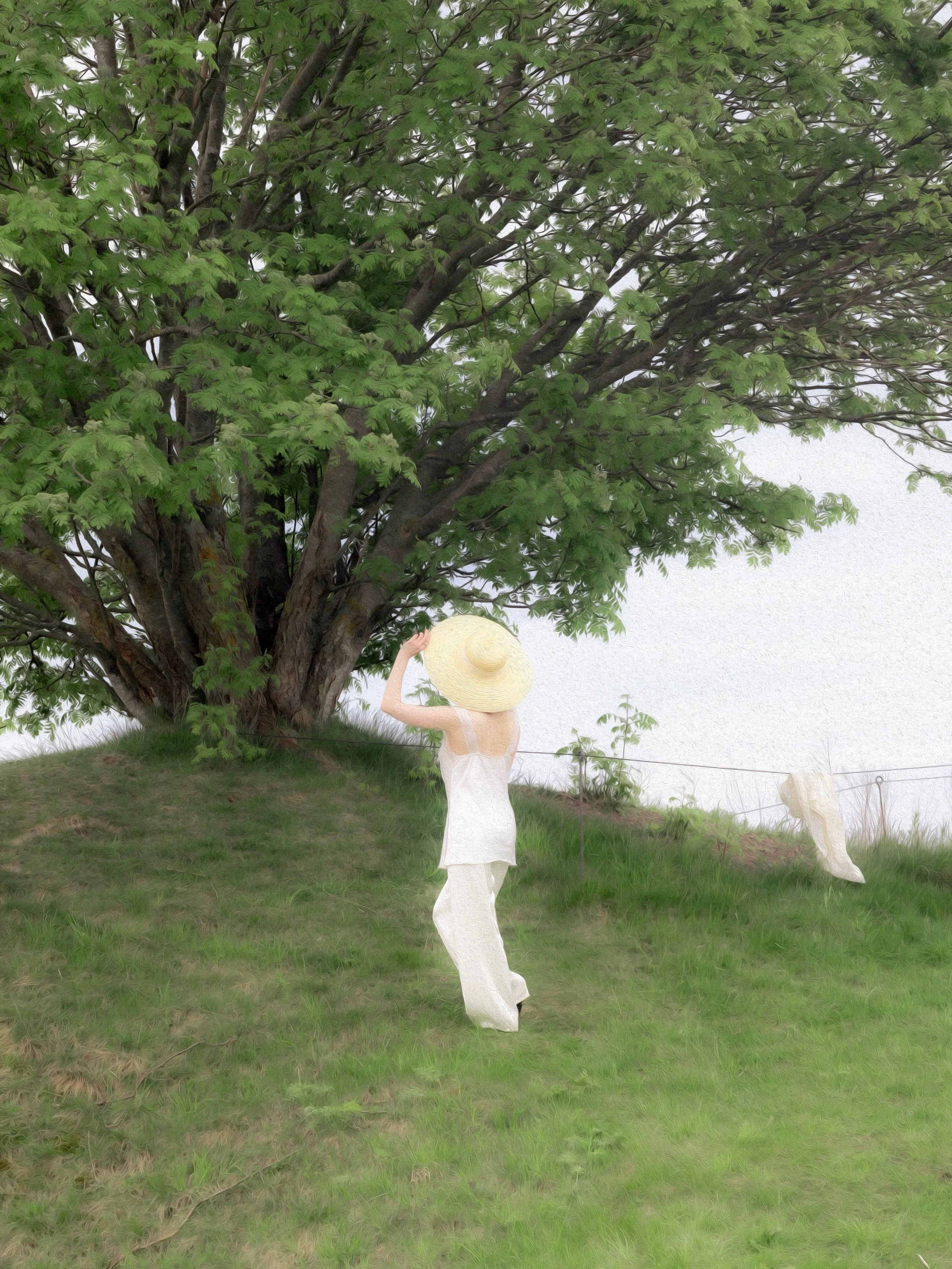 This hat is my summer trademark. I love it precisely because it&rsquo;s so unapologetically large and romantic.

The arrival of warmer days feel so exciting, as I finally get to forget about the tons of layers that need to be used in order to survive