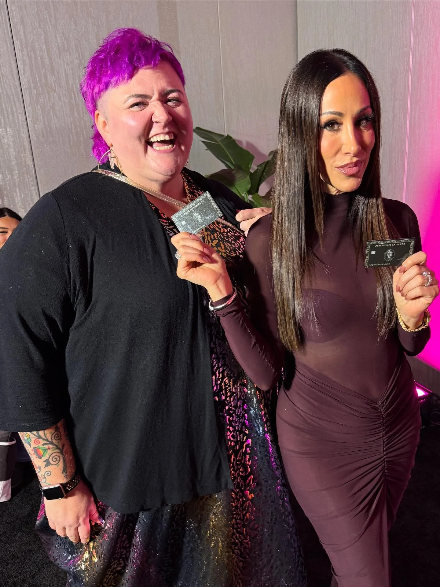 BravoCon Days 3+4. 

Highlights: Somehow we were gifted VIP meet-and-greet passes AGAIN.. Met half of RHOSLC and later found ourselves dancing with LVP. 

Continued @bravotv field notes from in the comments below ⬇️