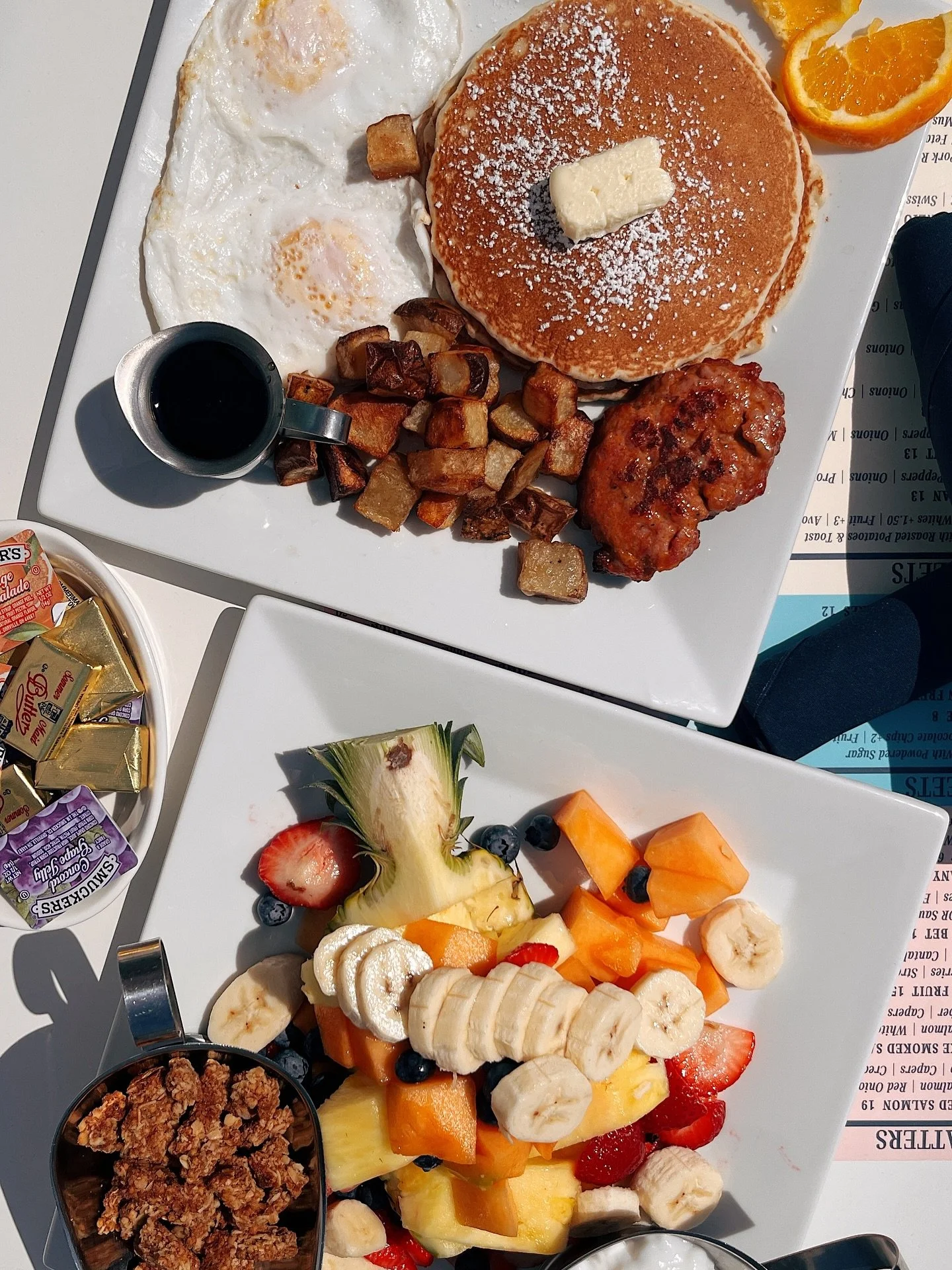 See You This Weekend 
-xoxo The Johnnys Brunch Club🌞💛