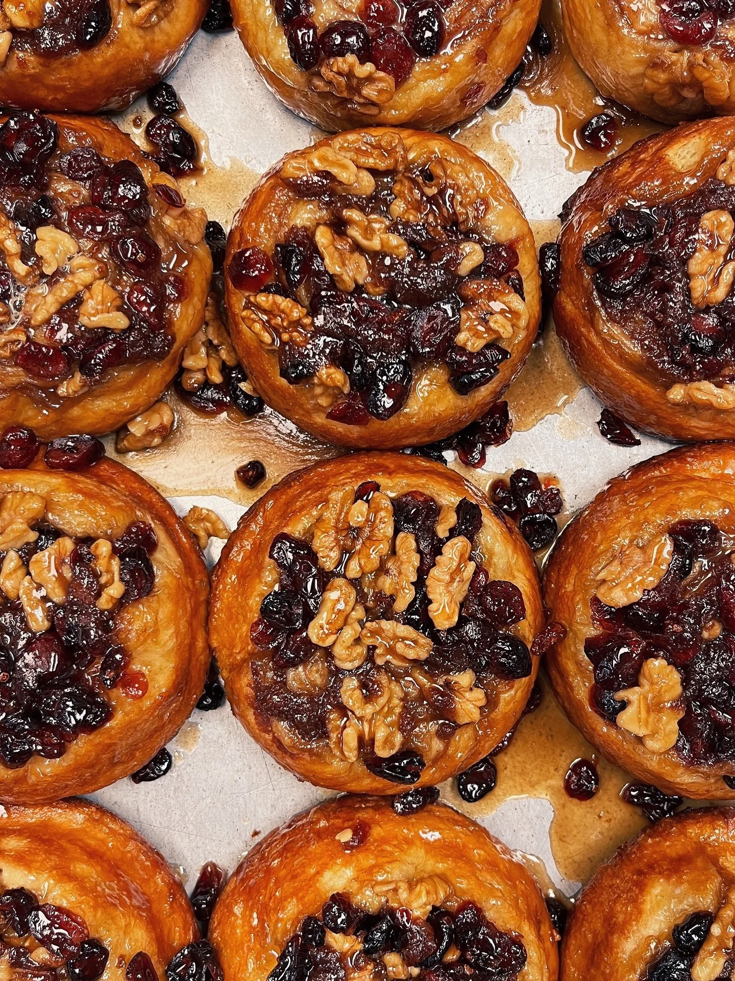 Fresh Out The Oven ! Warm Cinna-Buns &amp; Vanilla Ice Cream For Dessert Special Tonight 🍨