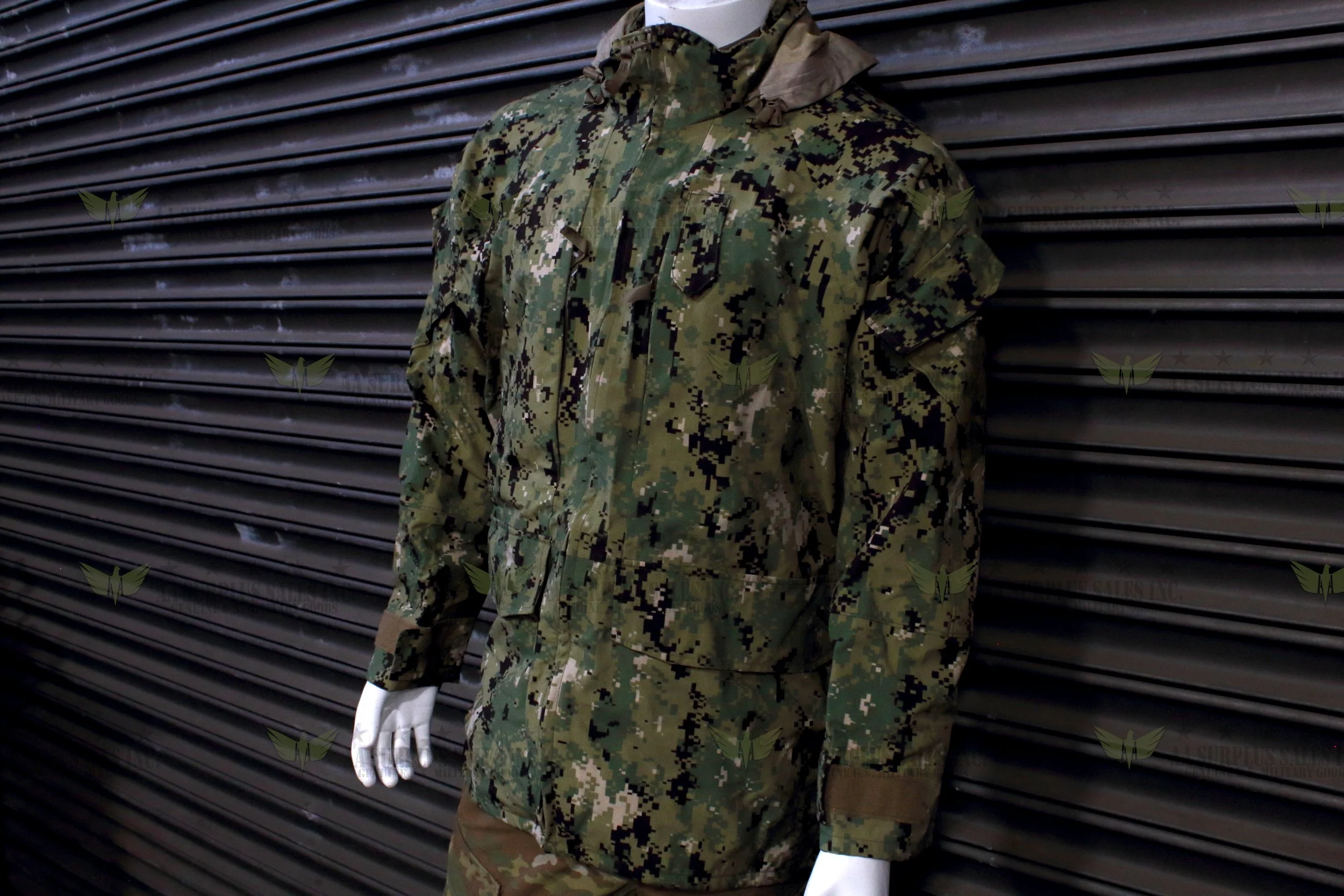 navy parka 3.JPG