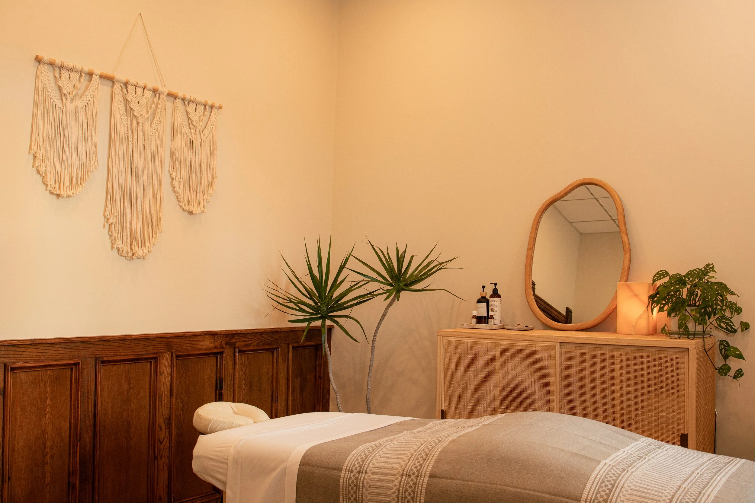 Serene, relaxing treatment room for acupuncture, massage, cupping, herbal medicine, functional medicine and reiki treatments for women's health and stress support in Culver City and West Los Angeles