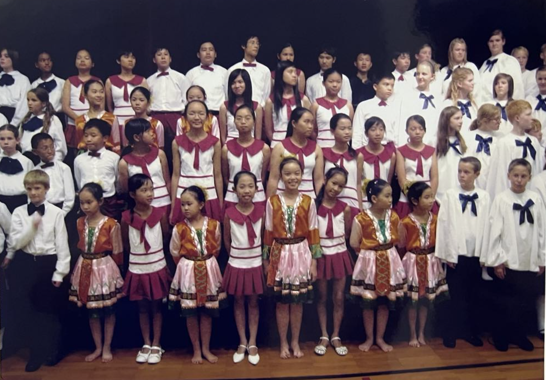 I cannot remember in what state we were in this picture, but we were glad to be able to meet and perform with many children choir groups in the U.S.; we did not just sing, we also show some traditional dance and play some traditional instruments (tha