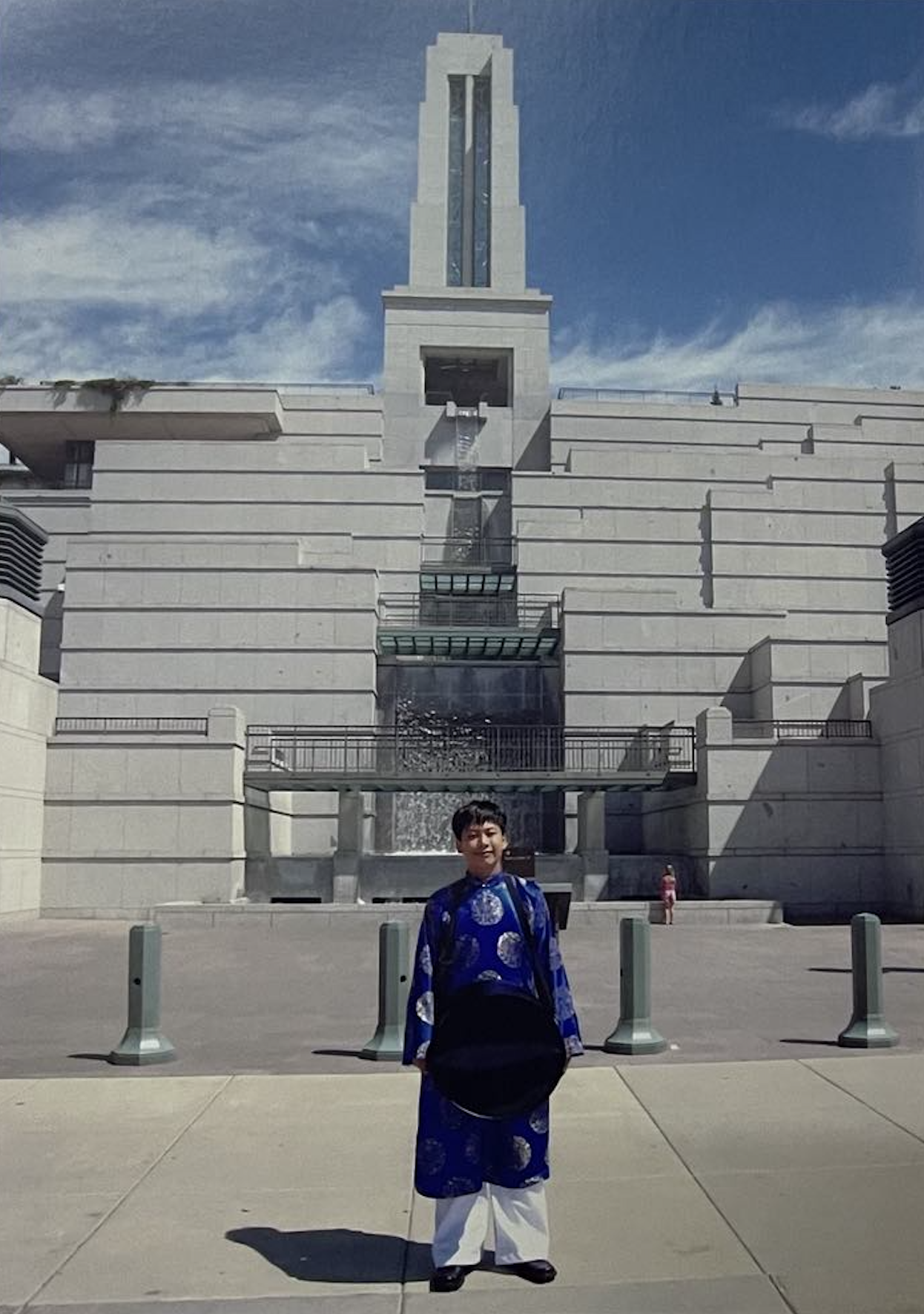 I was responsible for the drum, so for most of the time during our U.S. trip, I looked like this.