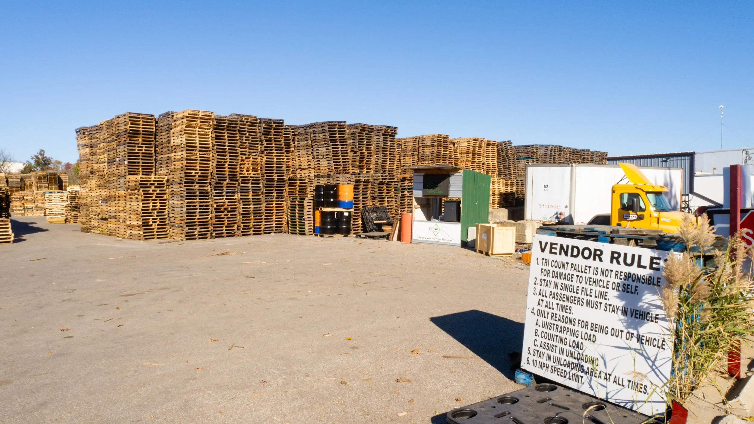 How Rising Fuel Costs Affect the Pallet Industry