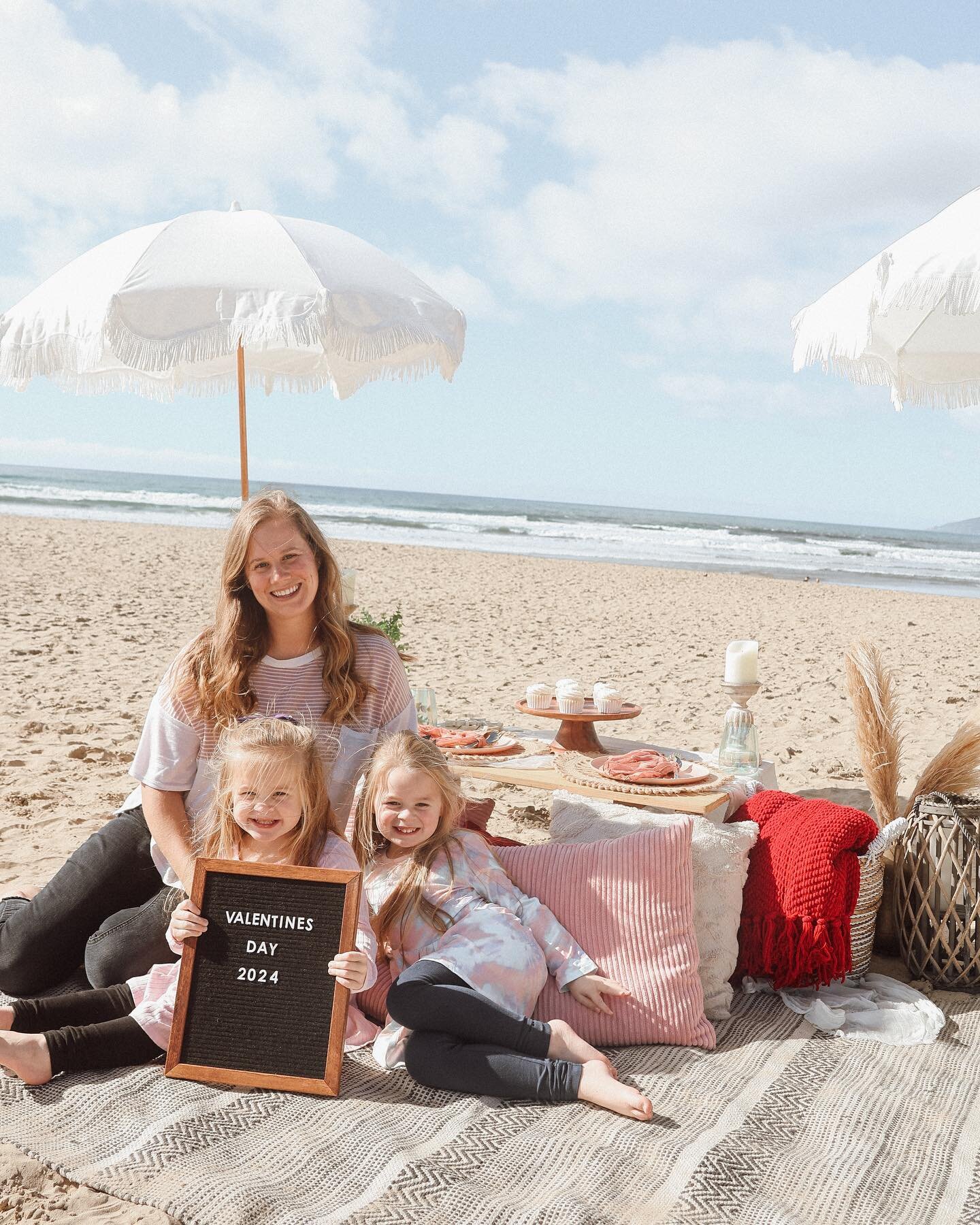 Hi👋🏼

I&rsquo;m Kelsey, the toddler mom behind Picnics by Kelsey. These are my wonderful daughters, Charlotte (4) &amp; Chloe (3). 

I&rsquo;ve finally decided to get out of my comfort zone and introduce myself. After having kids, I pretty much ref