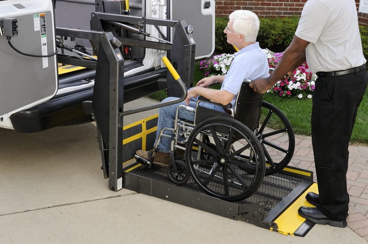 Why-Assisted-Living-Facilities-Need-Proper-Transport-Procedures-e1548871441371.jpg