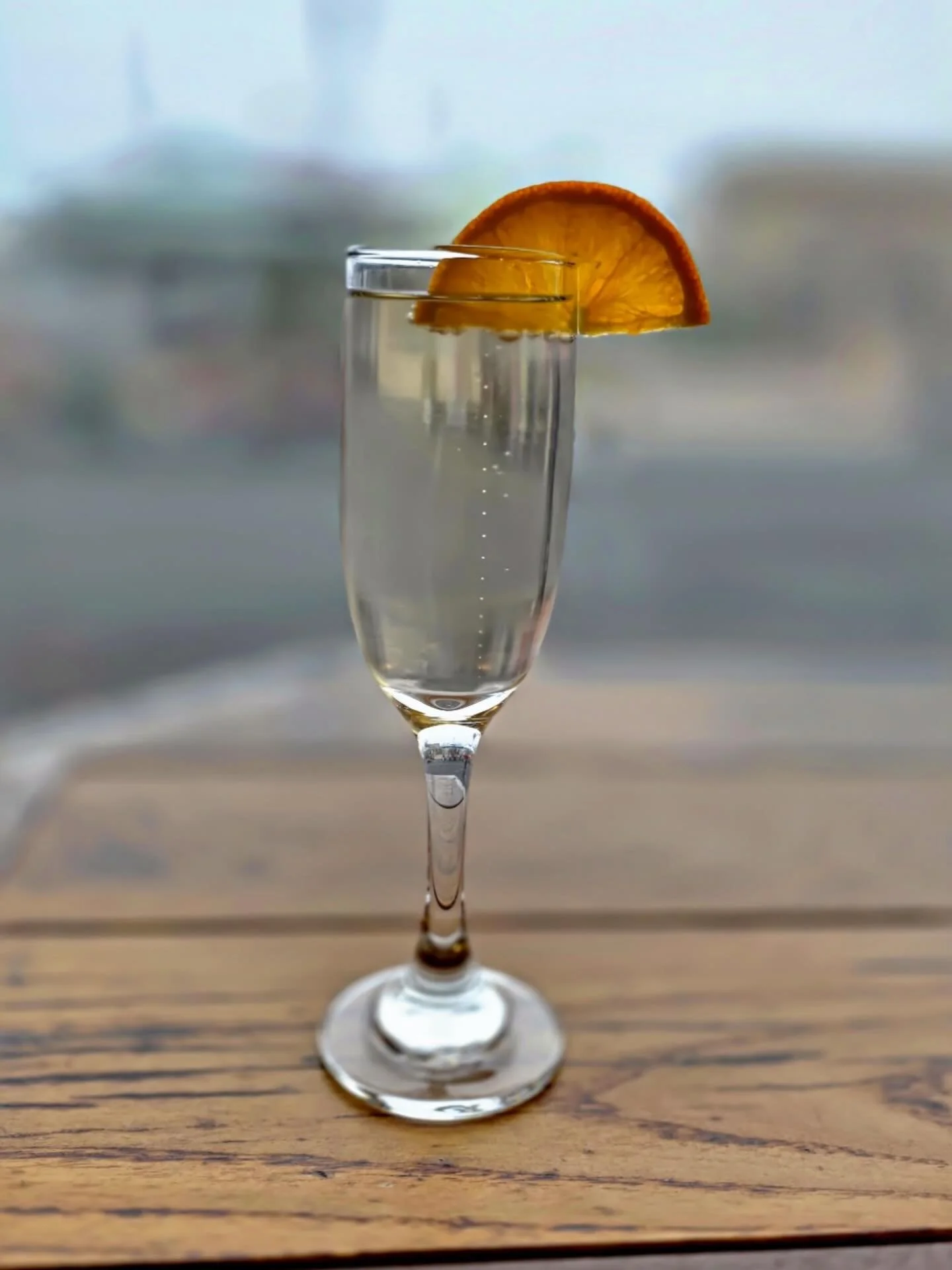 🥂🍊Foggy morning? Brighten it up with $5 mimosas at Co.Co Wine. 🍾✨ Farmers Market 9.00am&ndash;1.00pm  in Downtown Brentwood!
#cocowine #farmersmarket #downtownbrentwood #betterinbrentwood #mimosas #marketmimosas