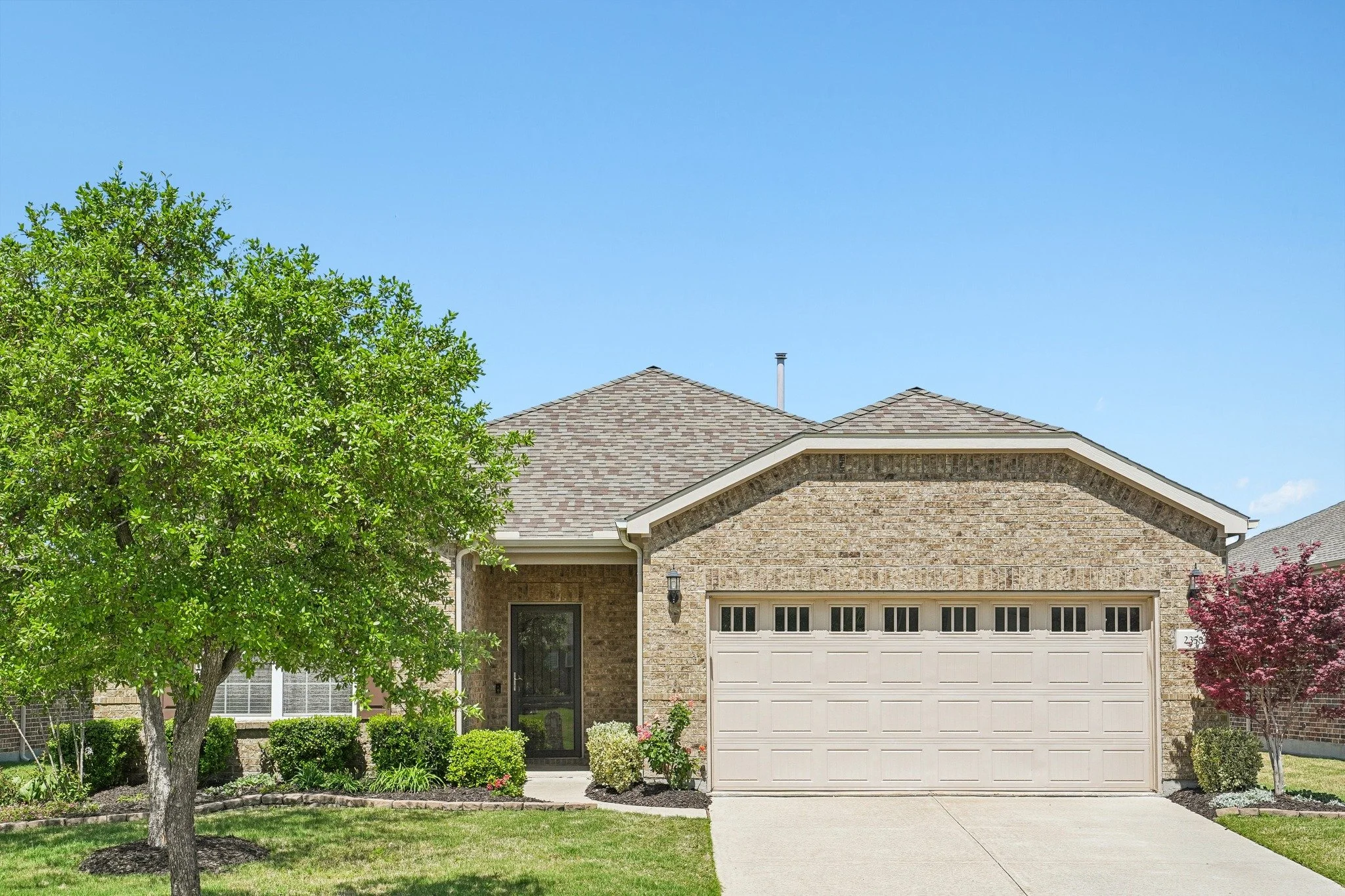 2358 Brookdale Dr, Frisco!

This meticulously maintained home offers the perfect mix of peace, privacy, and an active lifestyle, all from your extended covered patio overlooking the greenbelt. Imagine starting your mornings with coffee and that view 
