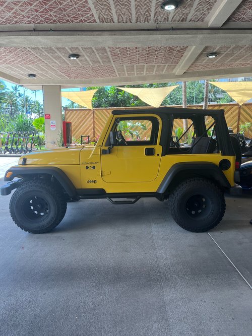 Gallery 3 — Jeep Rentals Waikiki