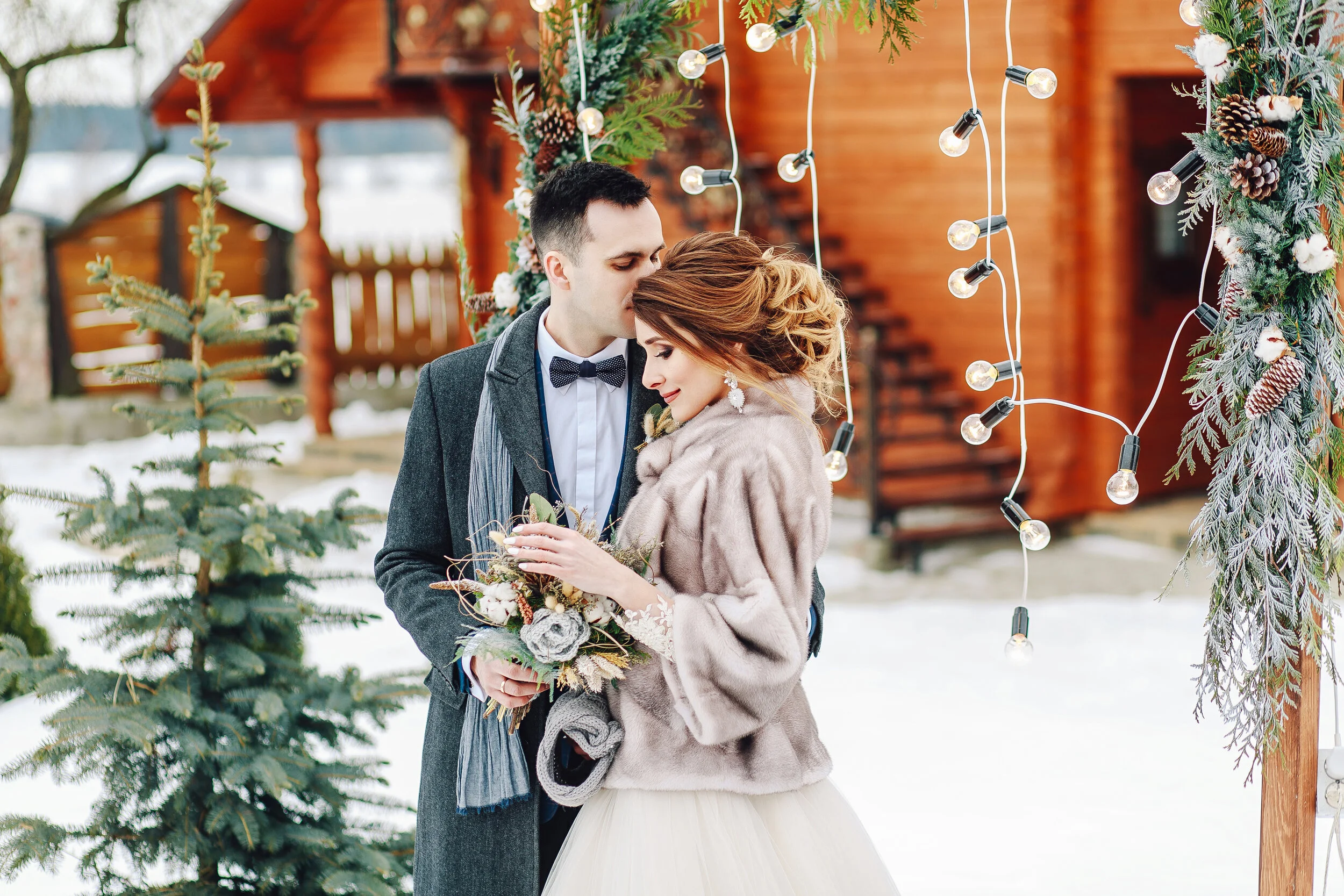Ways to Incorporate Holiday Cheer in Your Wedding